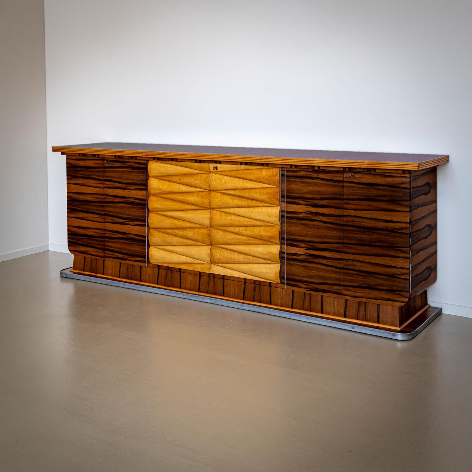 Mid-20th Century Italian Art Deco Sideboard, Italy For Sale 3