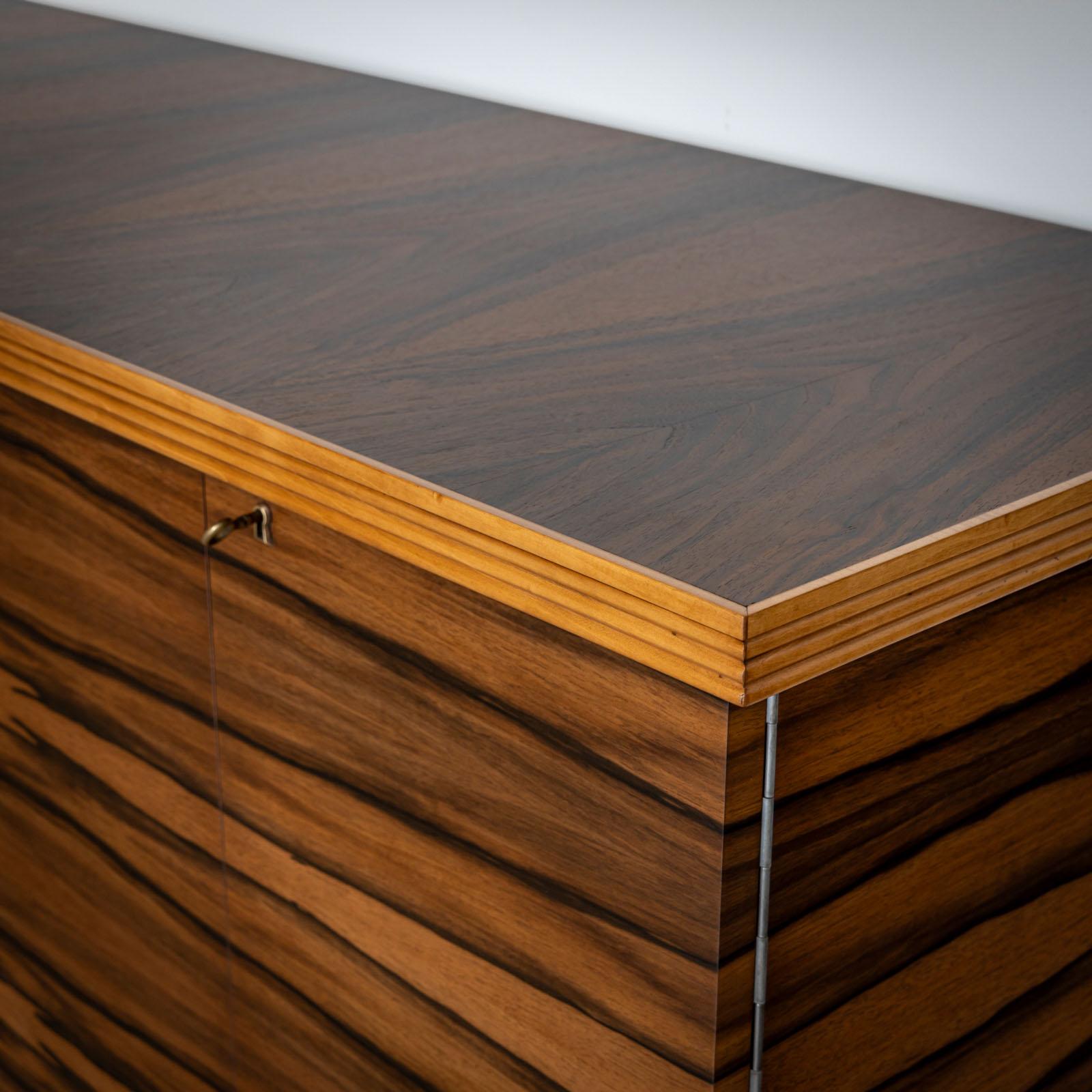 Mid-20th Century Italian Art Deco Sideboard, Italy For Sale 4