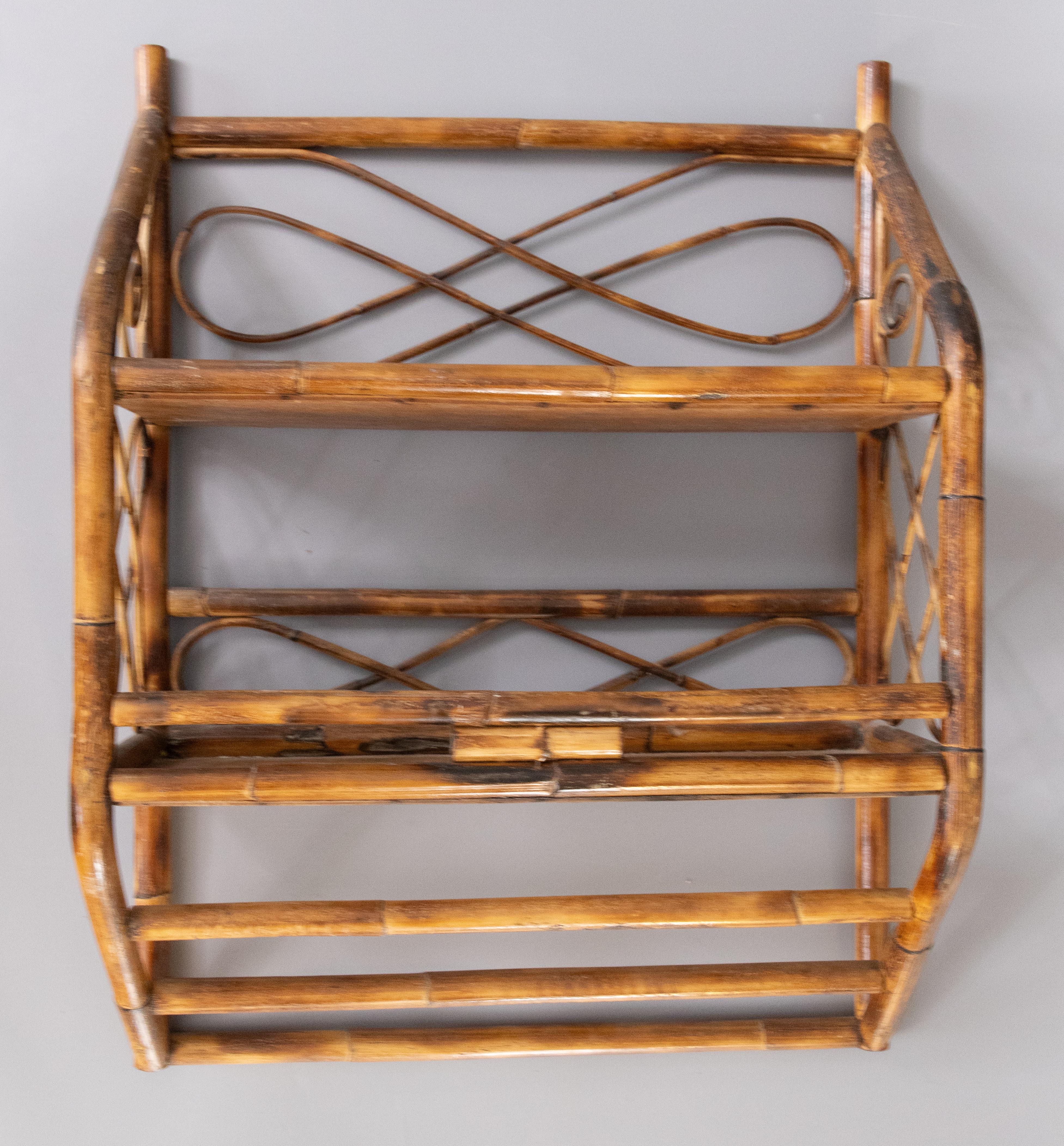 Estantería de pared italiana de bambú de mediados del siglo XX Italiano en venta