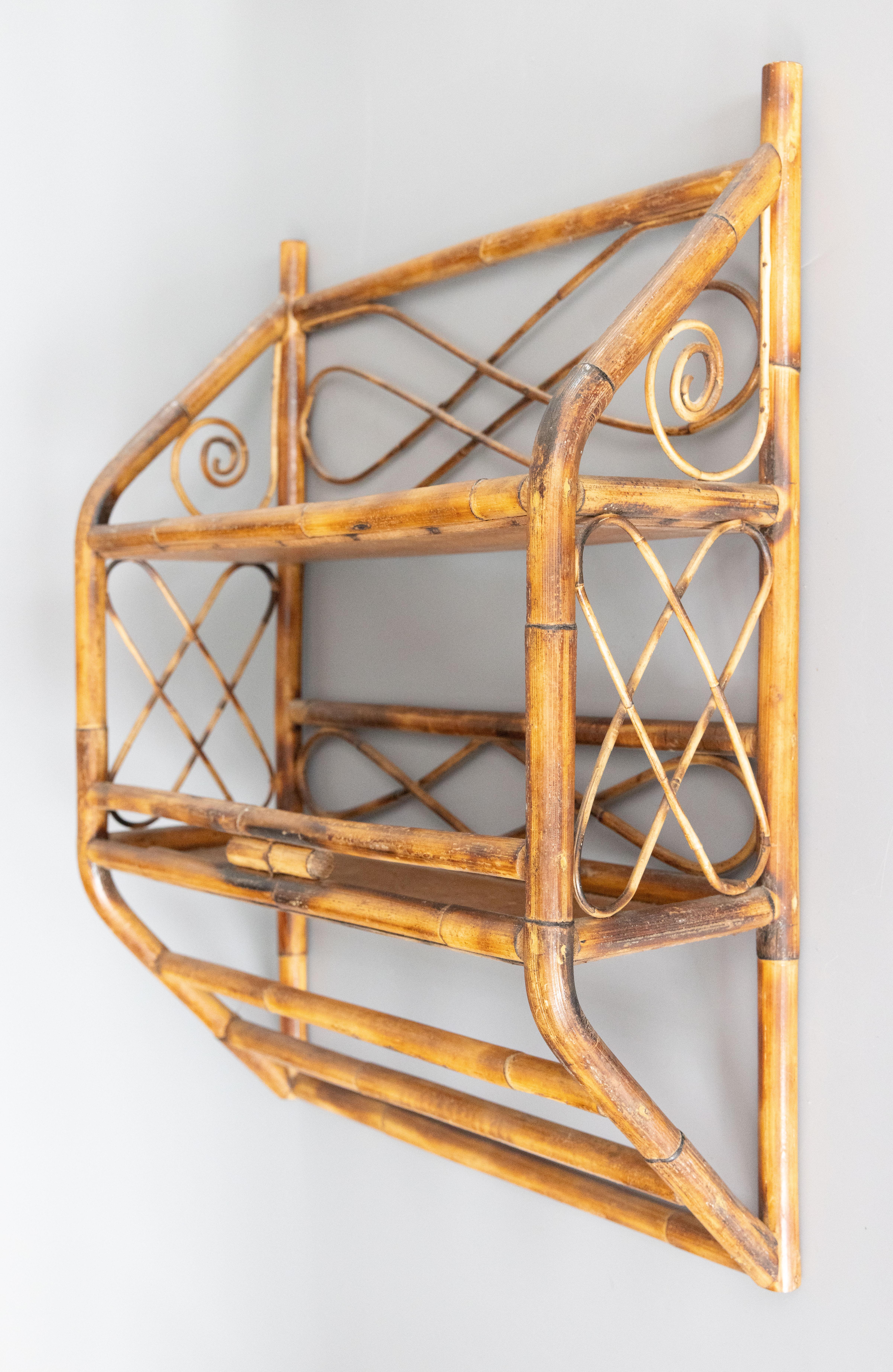Estantería de pared italiana de bambú de mediados del siglo XX en Bueno estado para la venta en Pearland, TX