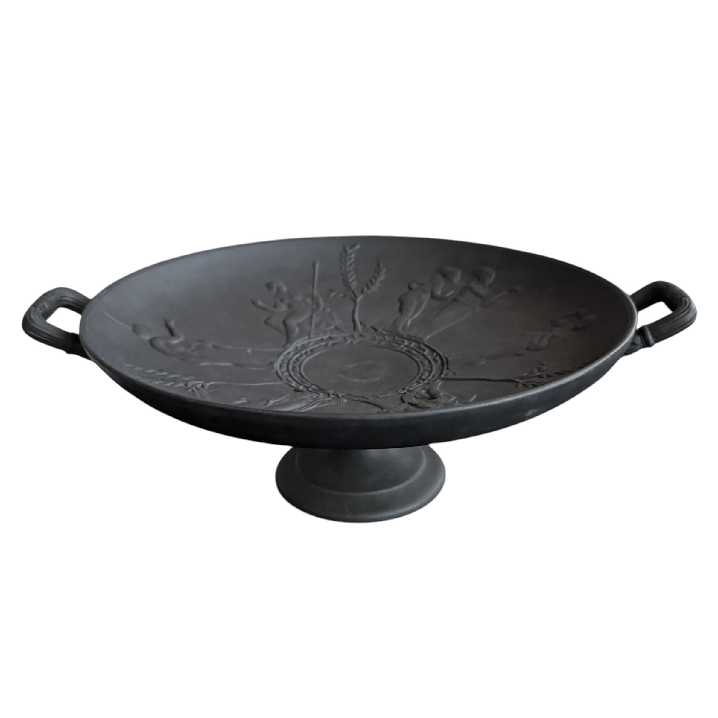 Romano classico Tazza in basalto italiano della metà del XX secolo in vendita