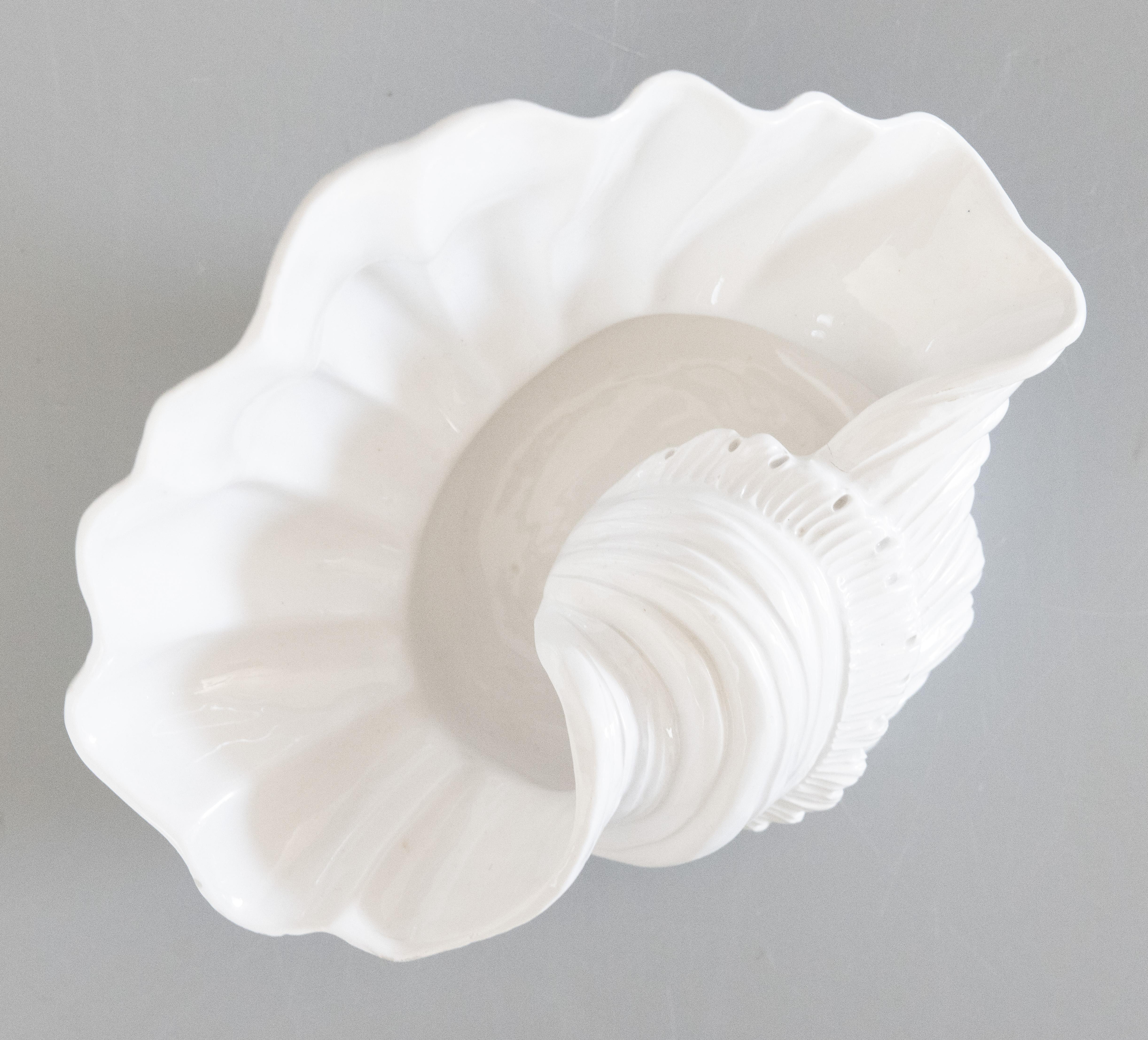 Mid-20th Century Italian Blanc De Chine Ceramic White Seashell Dish For Sale 3