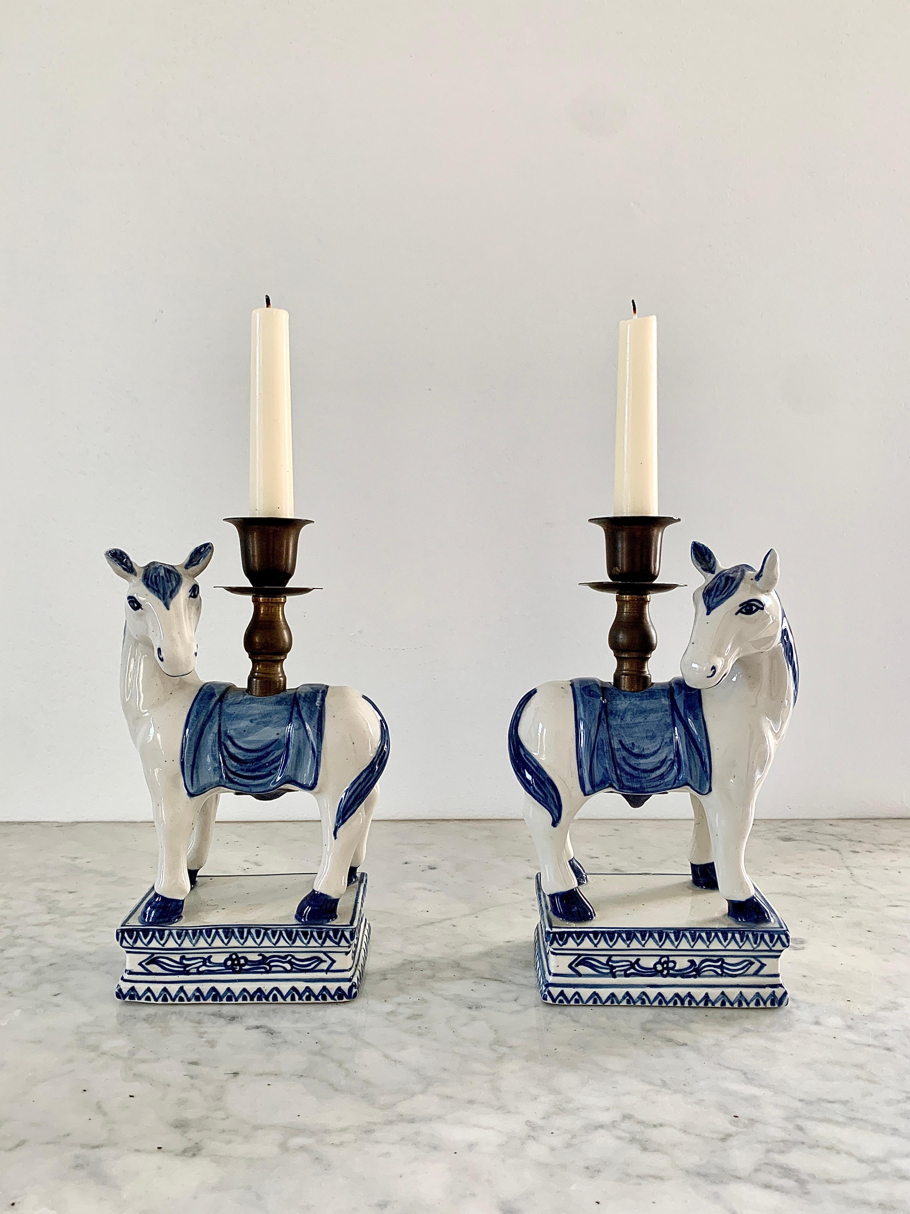 A wonderful pair of blue and white porcelain & brass horse candle holders.

Italy, circa mid-20th century.

Measures: 5.5