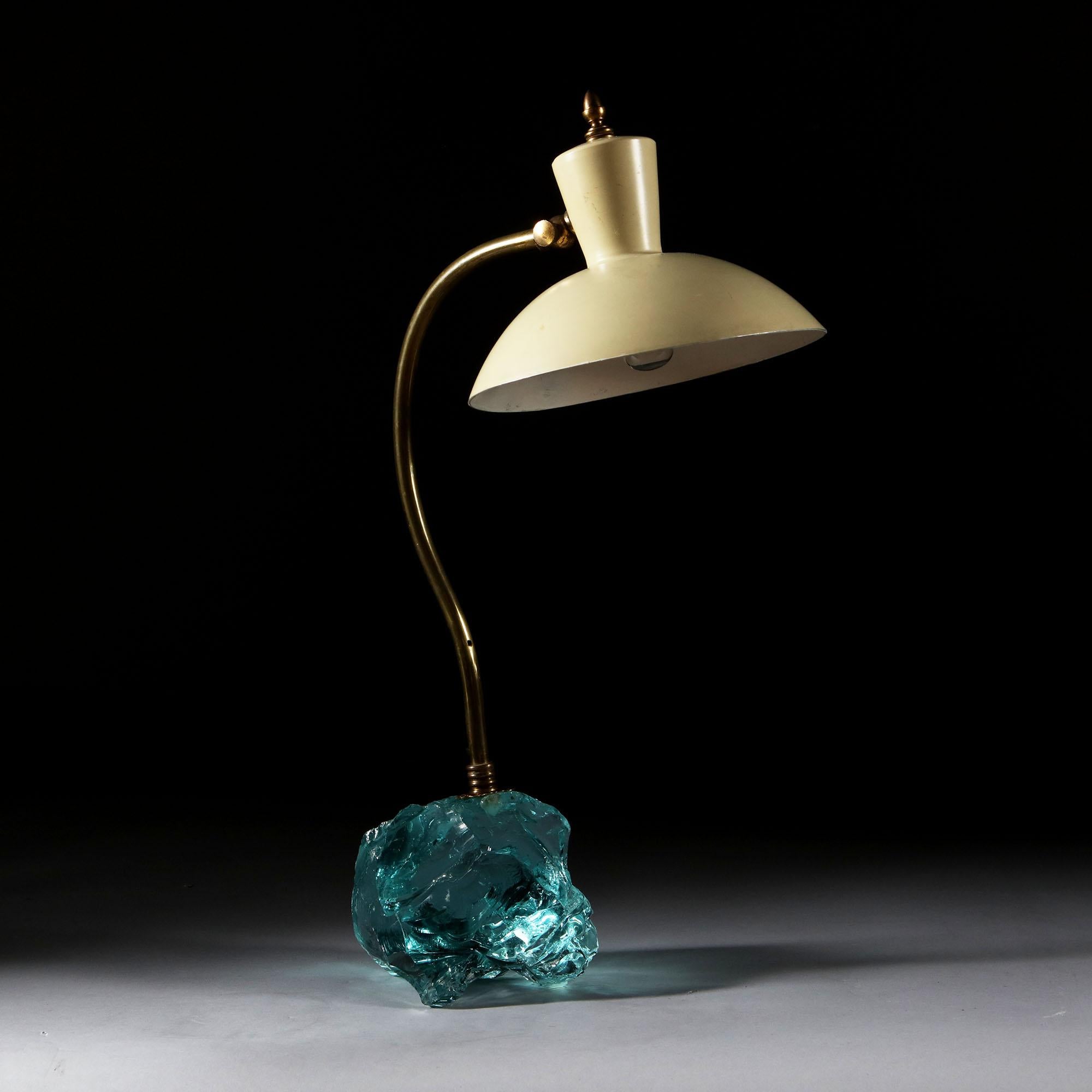 Mid-20th Century Italian Brass and Enamel Desk Lamp with Glass Shard Base In Good Condition In London, GB
