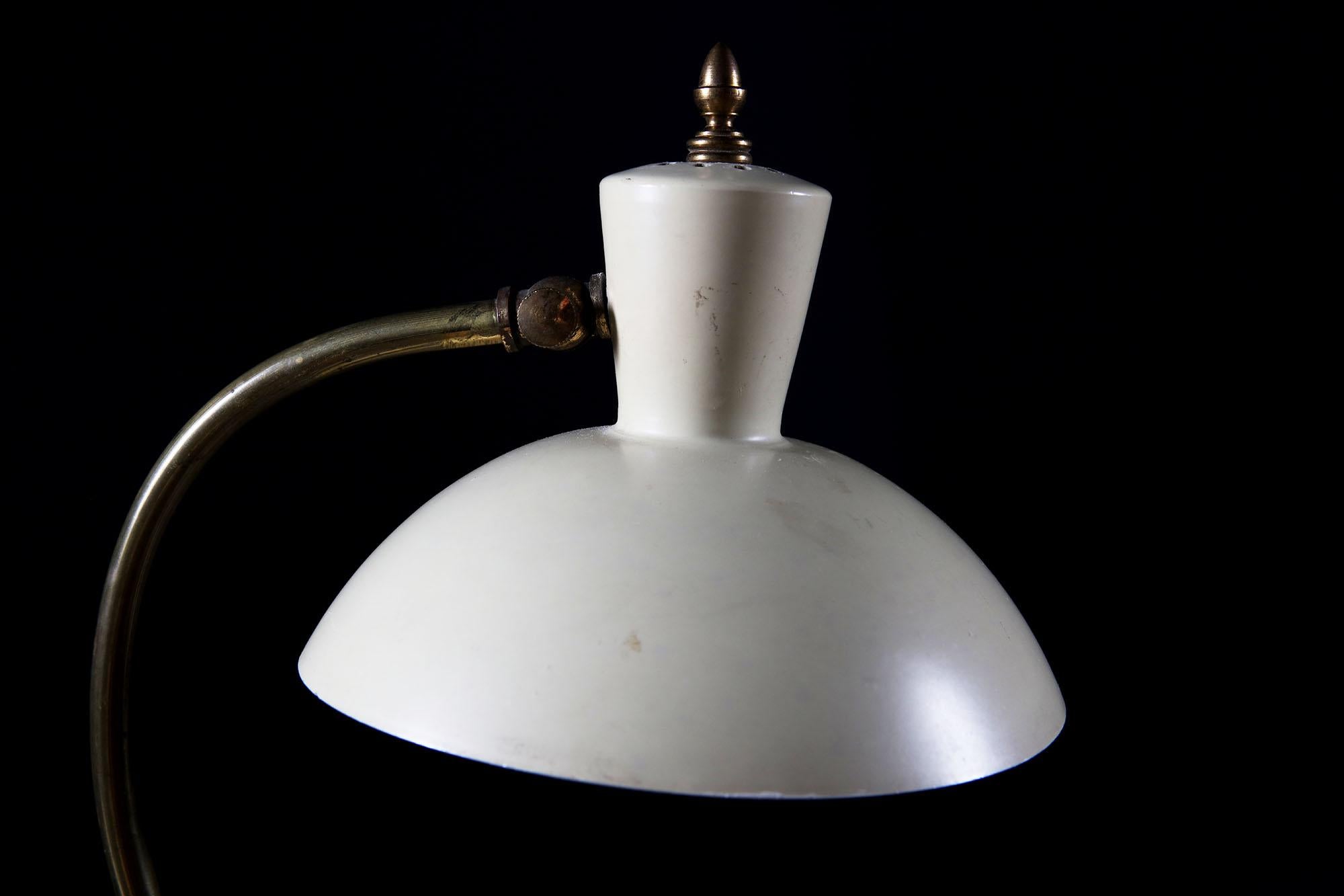 Mid-20th Century Italian Brass and Enamel Desk Lamp with Glass Shard Base 2