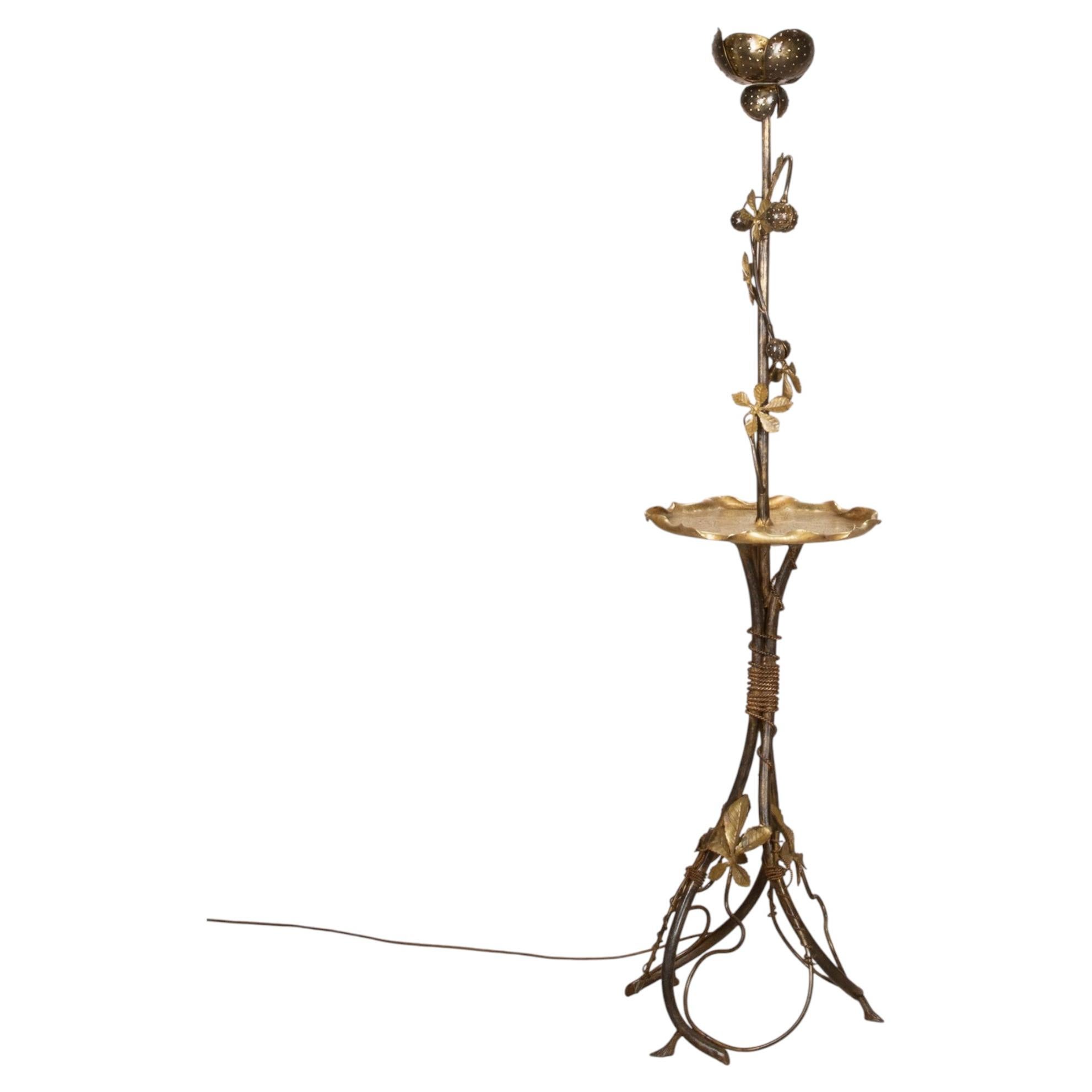 Mid-20th Century Italian Brass Chestnut Floor Lamp