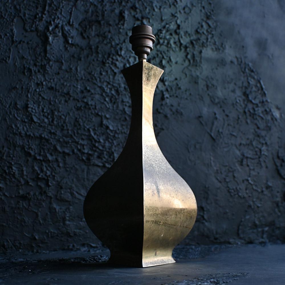 Milieu du XXe siècle Lampe italienne en laiton du milieu du 20e siècle en vente