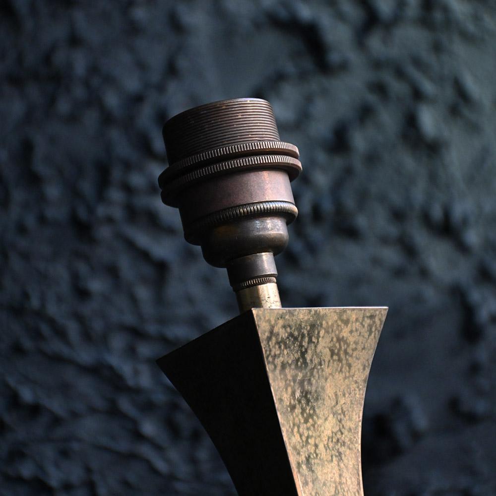 Laiton Lampe italienne en laiton du milieu du 20e siècle en vente