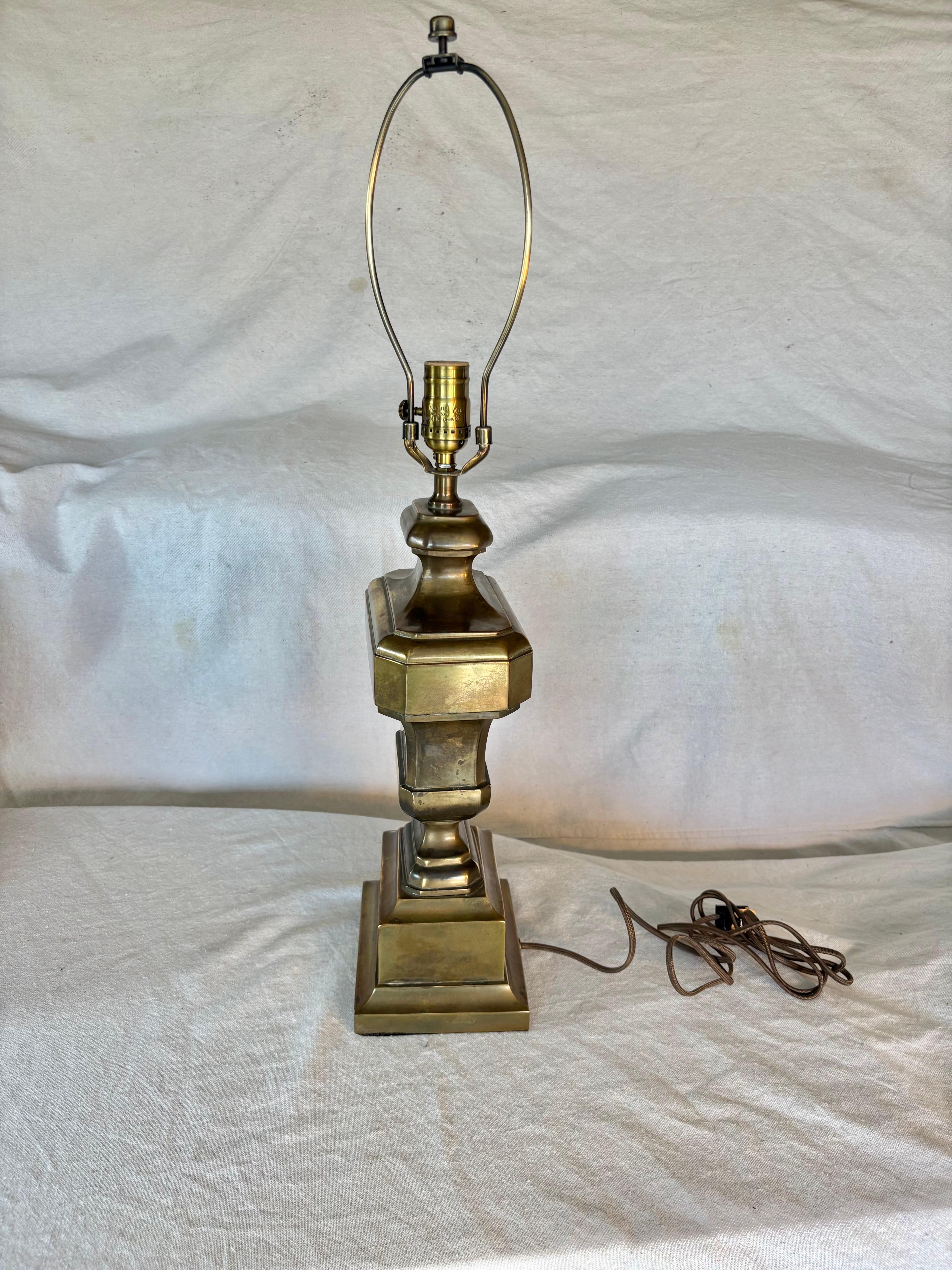 Mid 20th Century Italian Brass Table Lamp For Sale 6