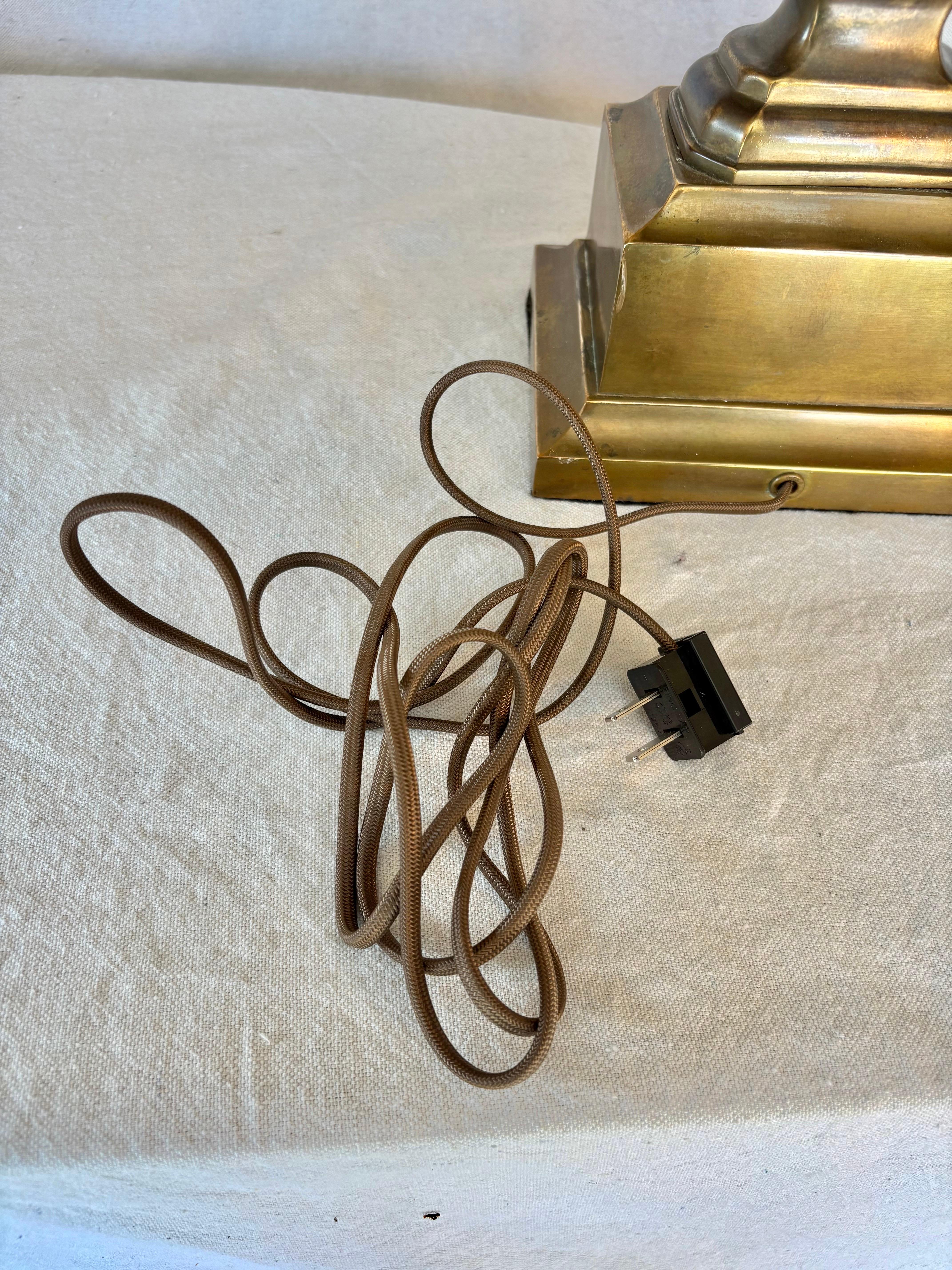 Mid 20th Century Italian Brass Table Lamp For Sale 7