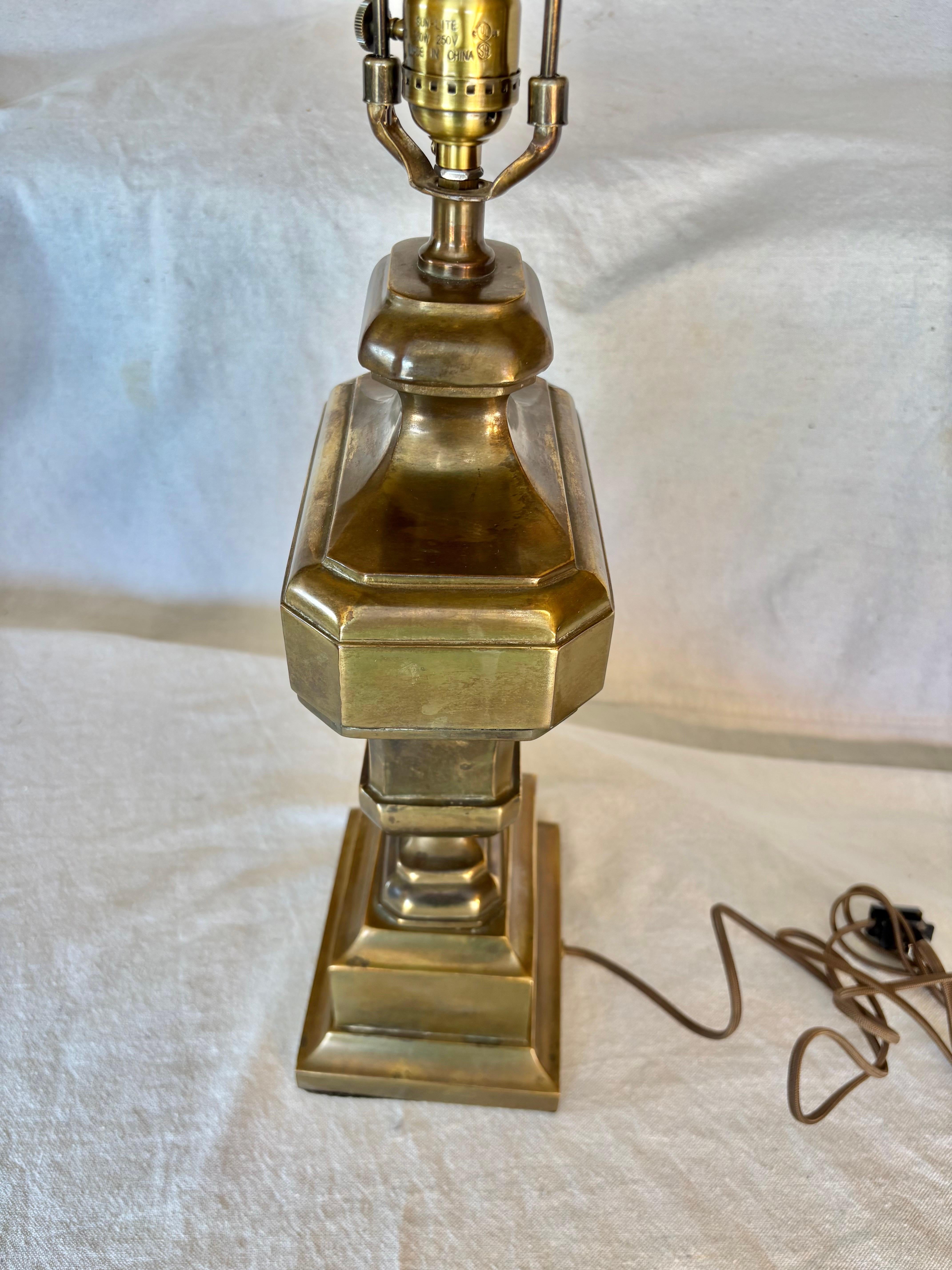 Mid 20th Century Italian Brass Table Lamp For Sale 9
