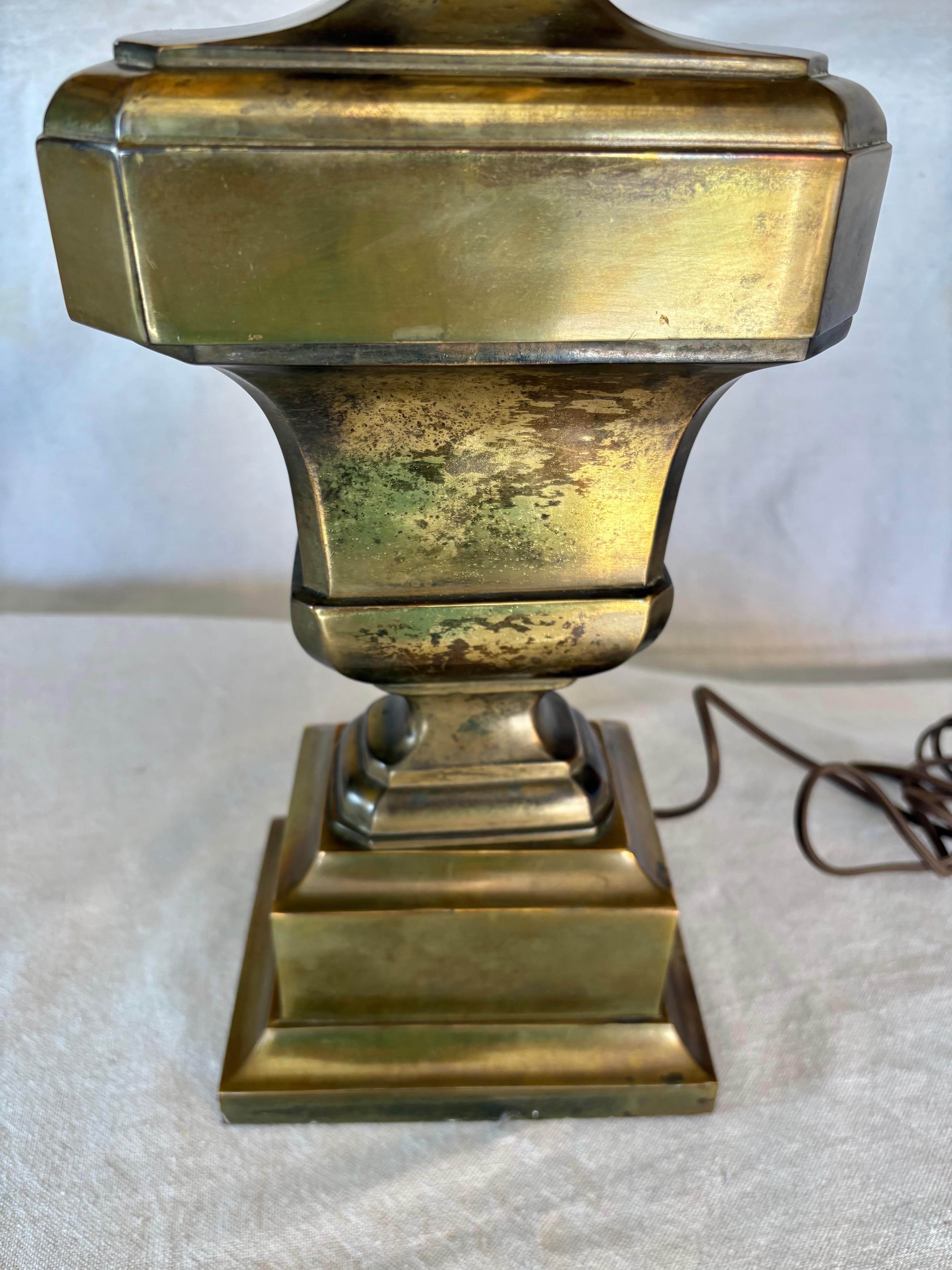 Mid 20th Century Italian Brass Table Lamp For Sale 10