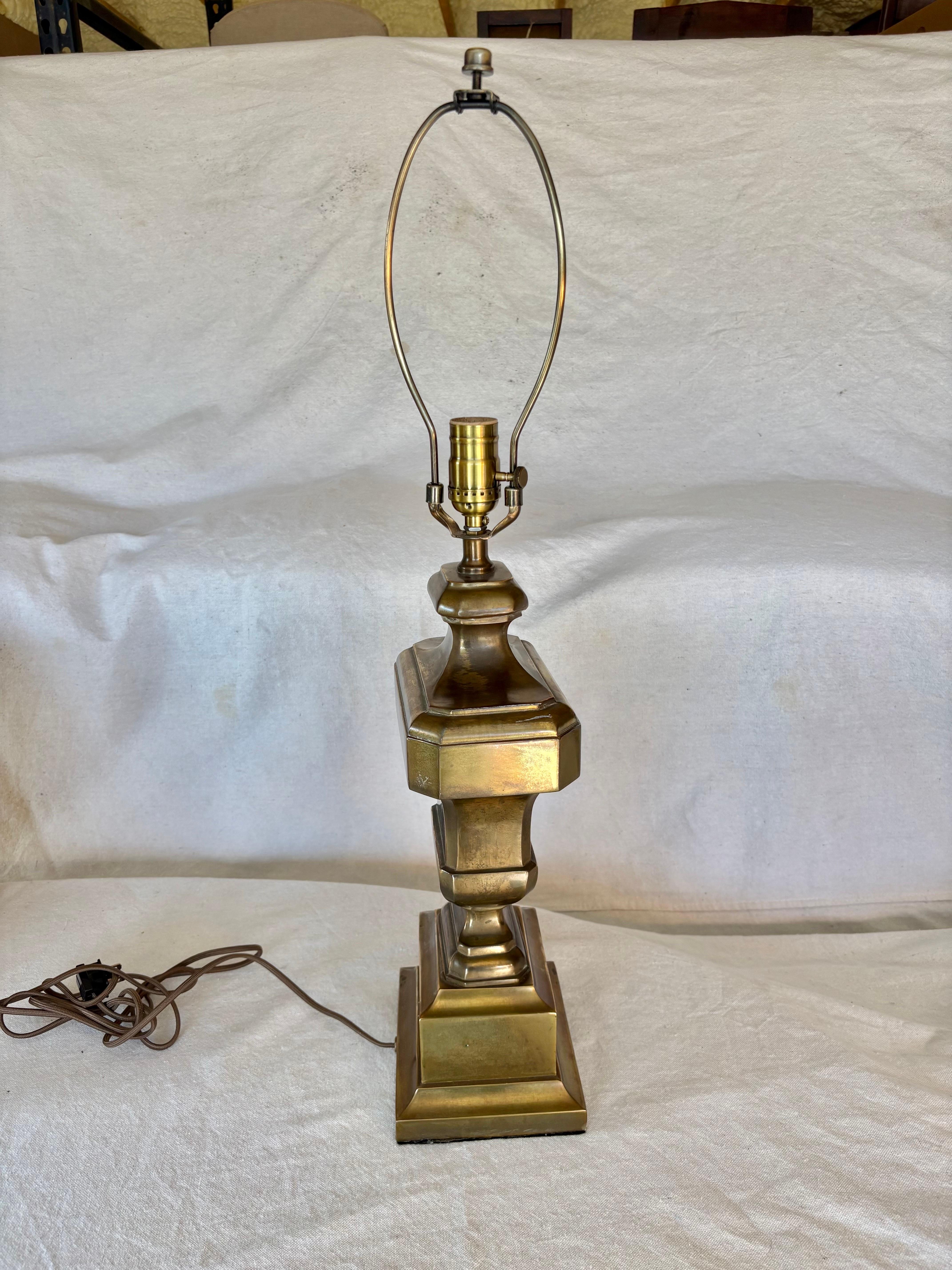Mid 20th Century Italian Brass Table Lamp For Sale 2