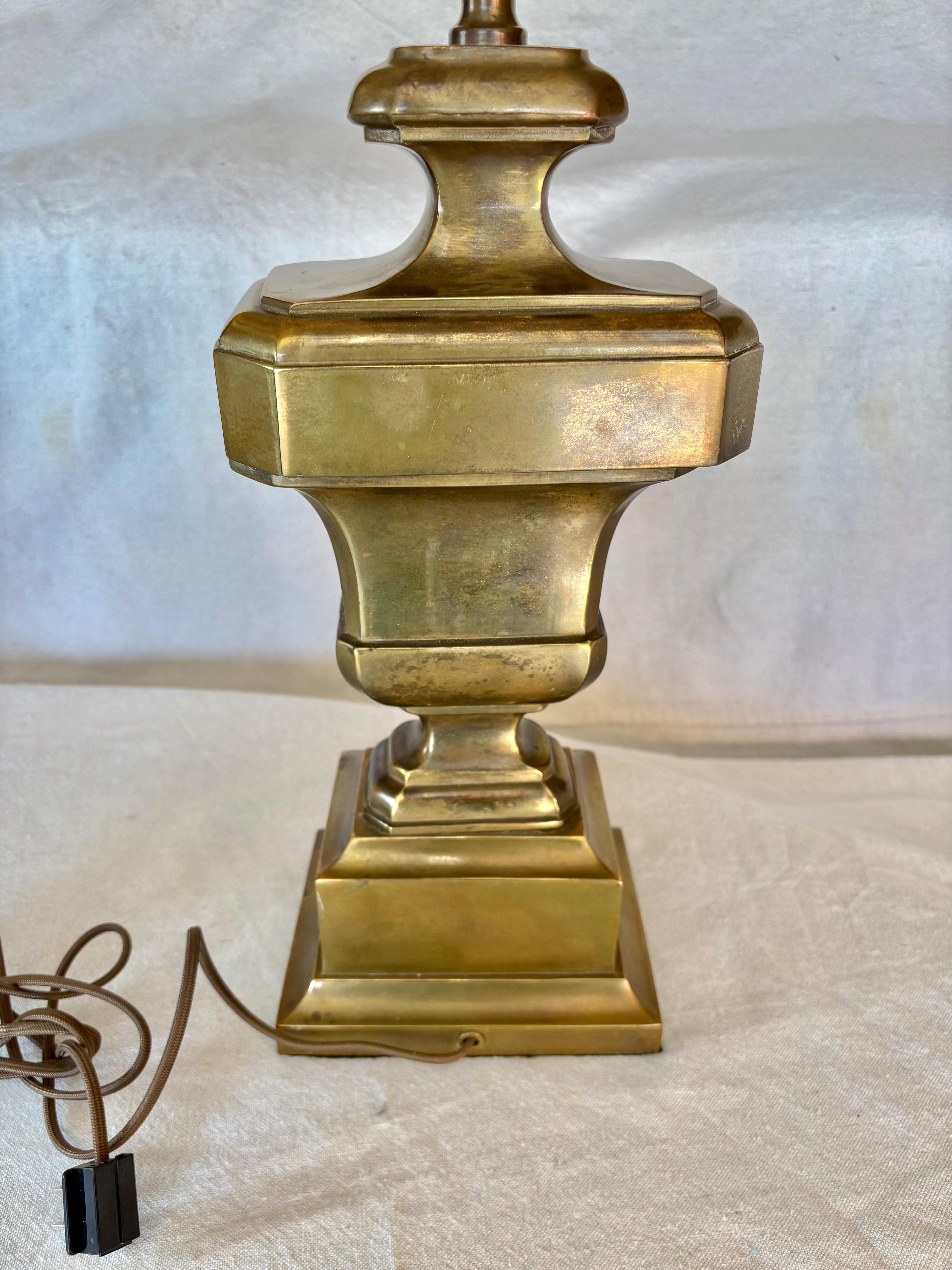 Mid 20th Century Italian Brass Table Lamp For Sale 5