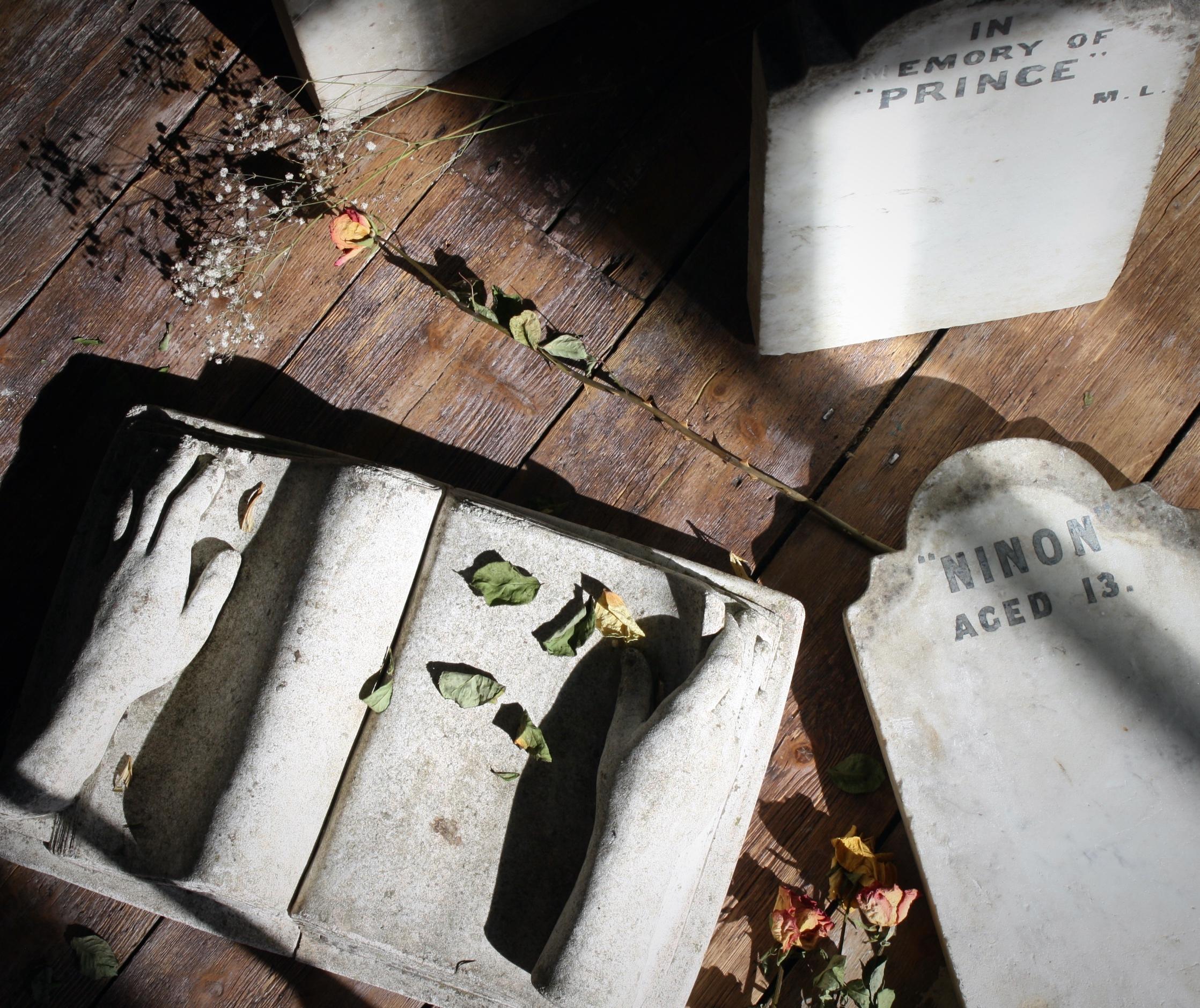 Mid-20th Century Italian Composite Marble & Limestone Grave Marker Memento Mori For Sale 10