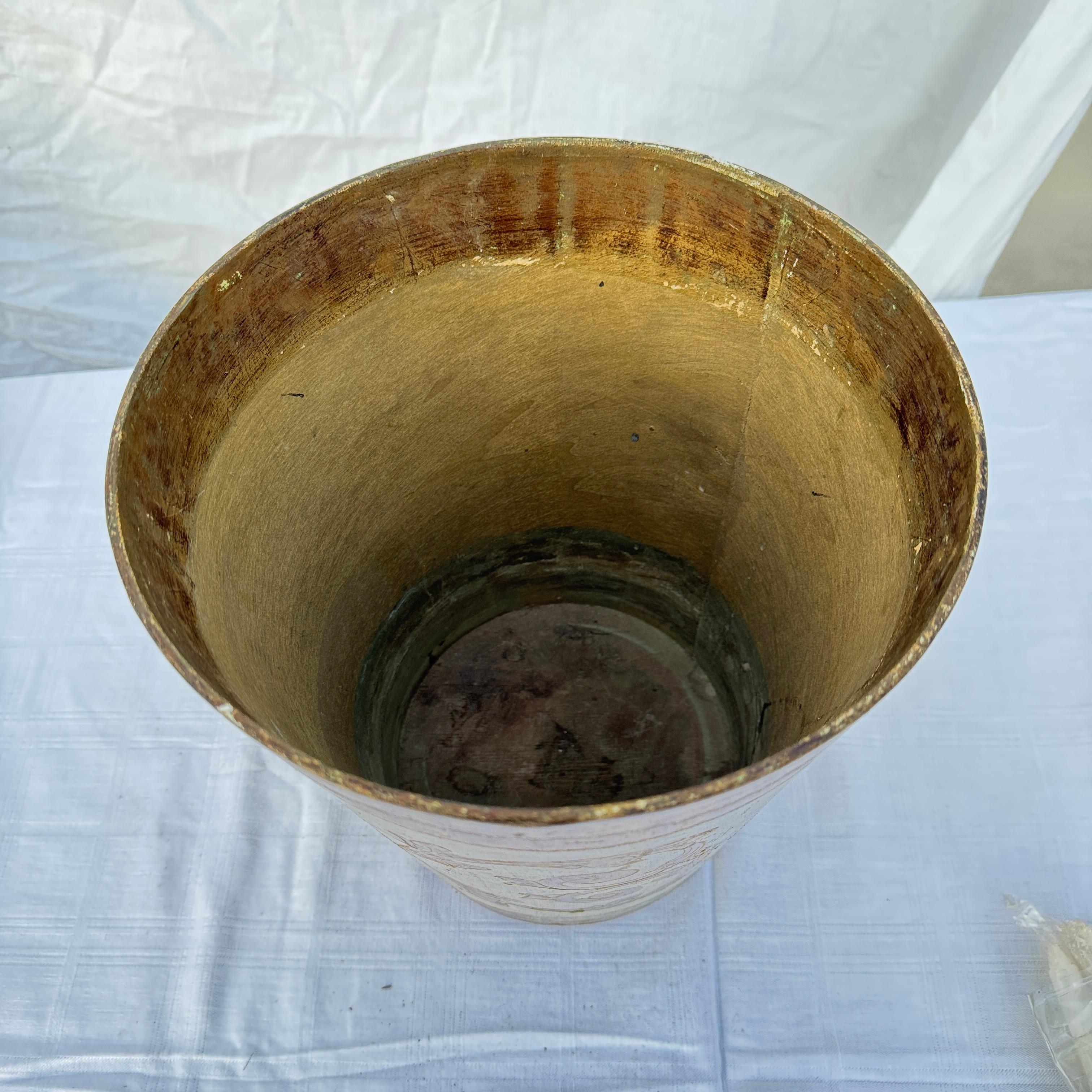 Mid 20th Century Wooden Italian Florentine White and Gold Giltwood Wastebasket For Sale 5