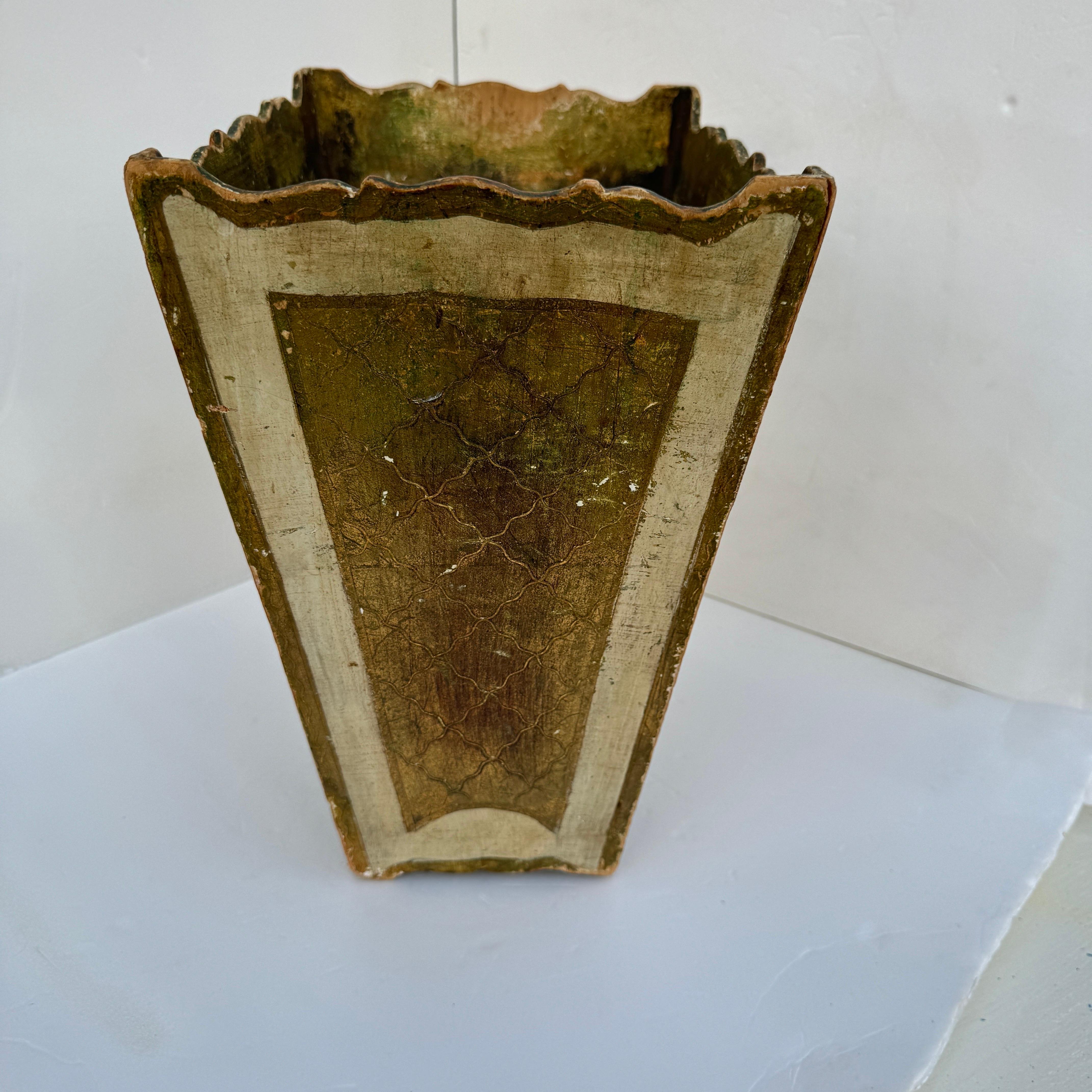 Other Mid 20th Century Italian Florentine White and Gold Giltwood Wastebasket
