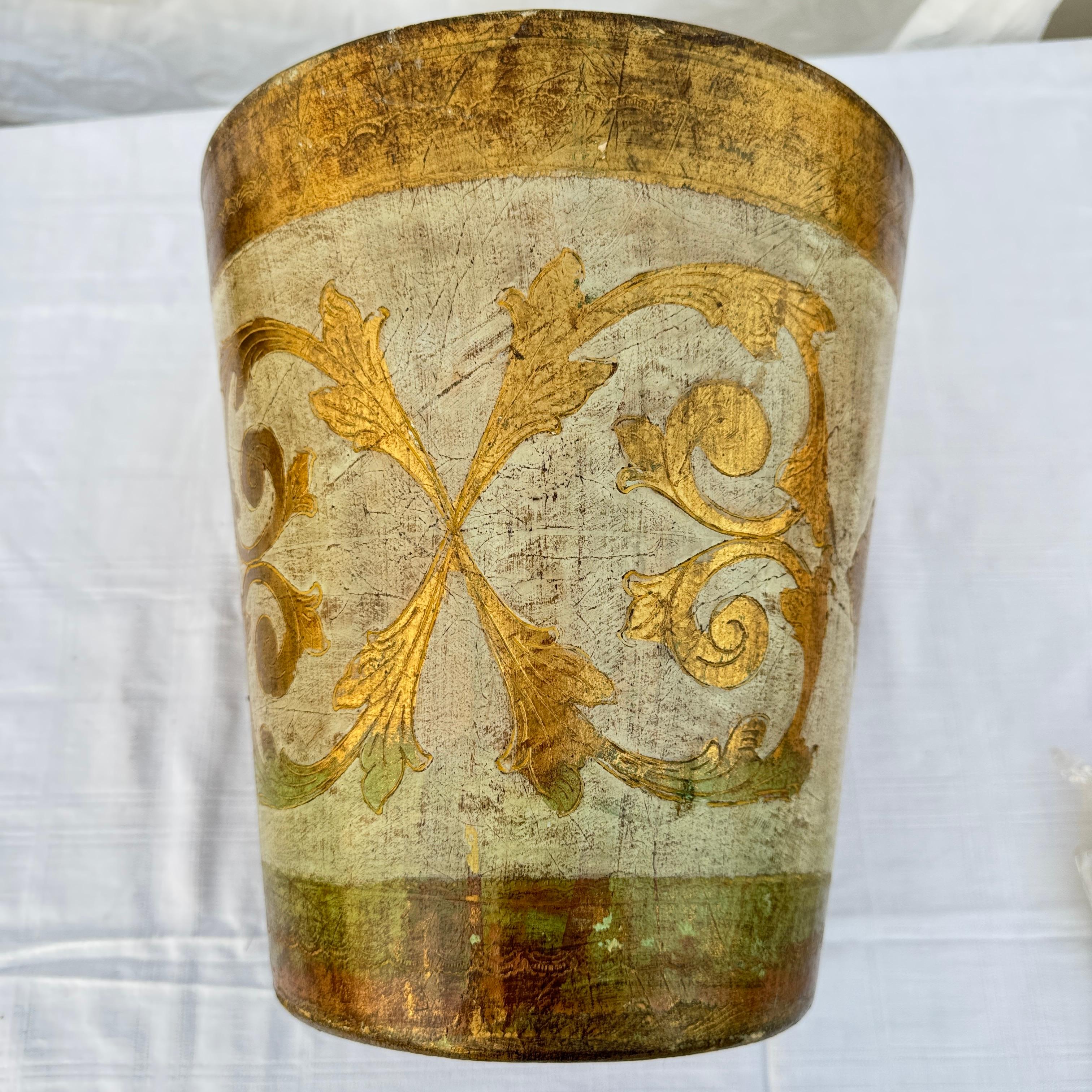 Mid 20th Century Wooden Italian Florentine White and Gold Giltwood Wastebasket For Sale 3