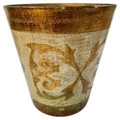 Mitte des 20. Jahrhunderts Italienischer Florentine Papierkorb aus weißem und goldenem Giltwood