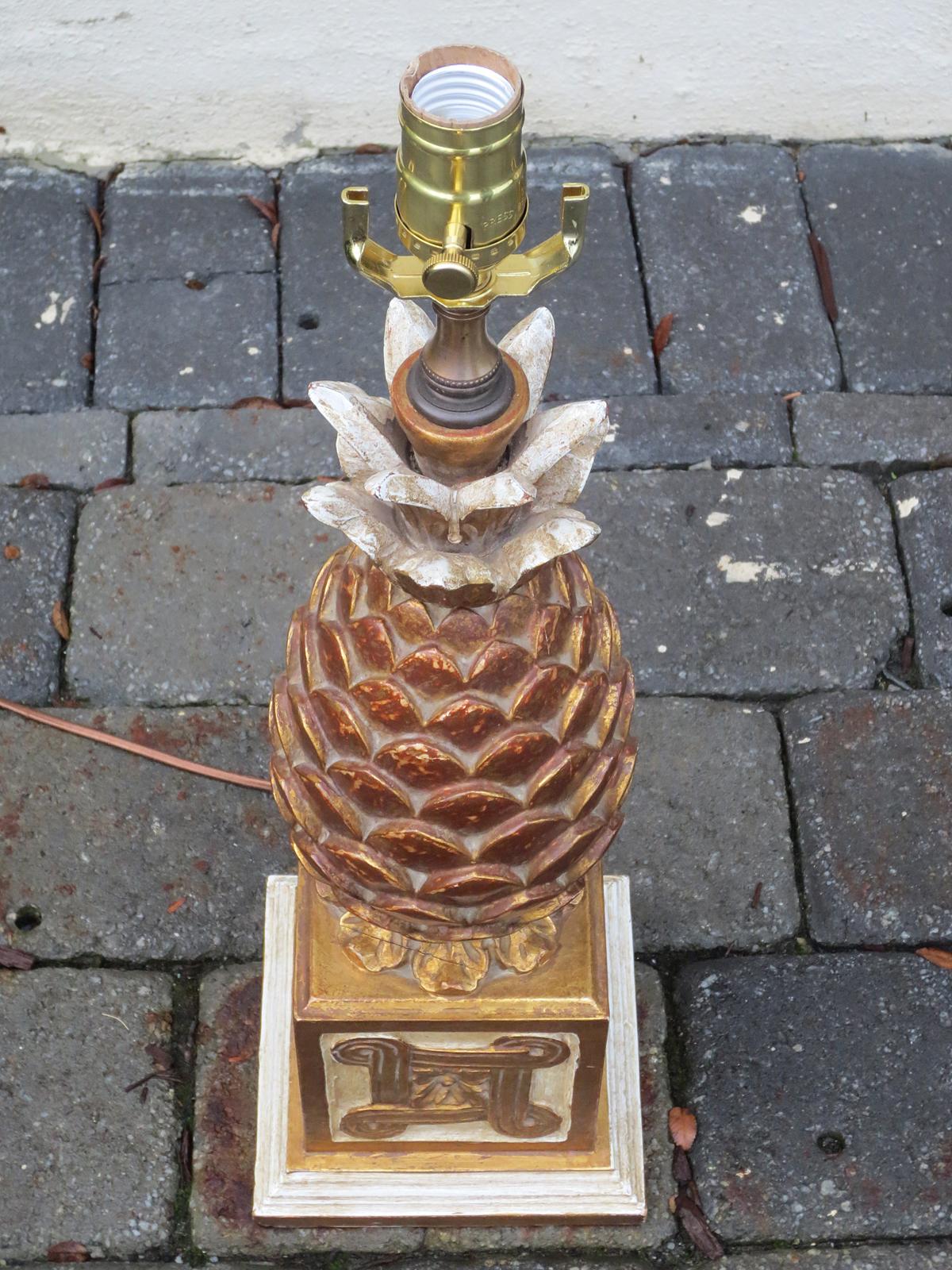 Mid-20th Century Italian Gilded Pineapple Lamp For Sale 11