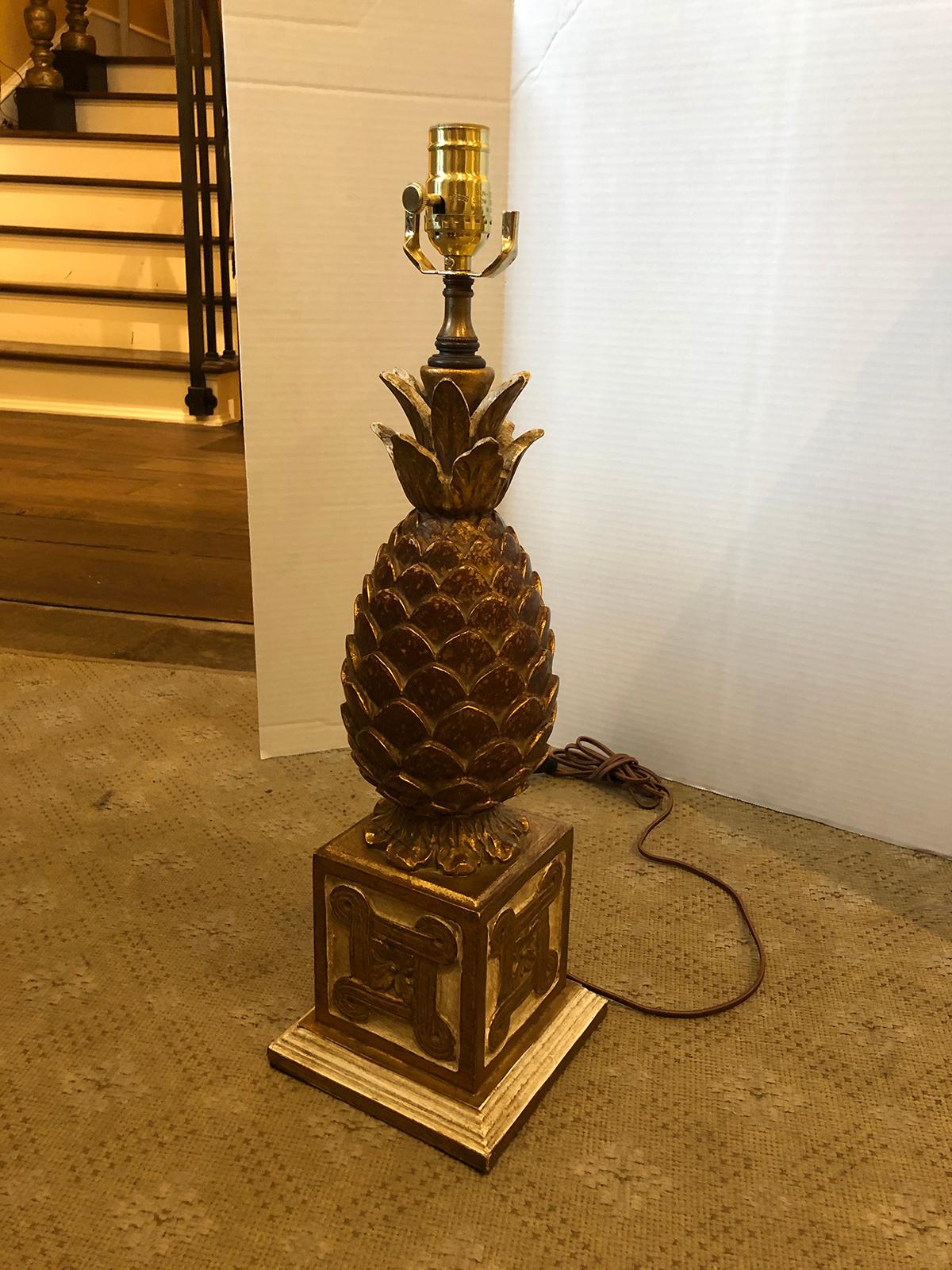 Mid-20th Century Italian Gilded Pineapple Lamp In Good Condition For Sale In Atlanta, GA