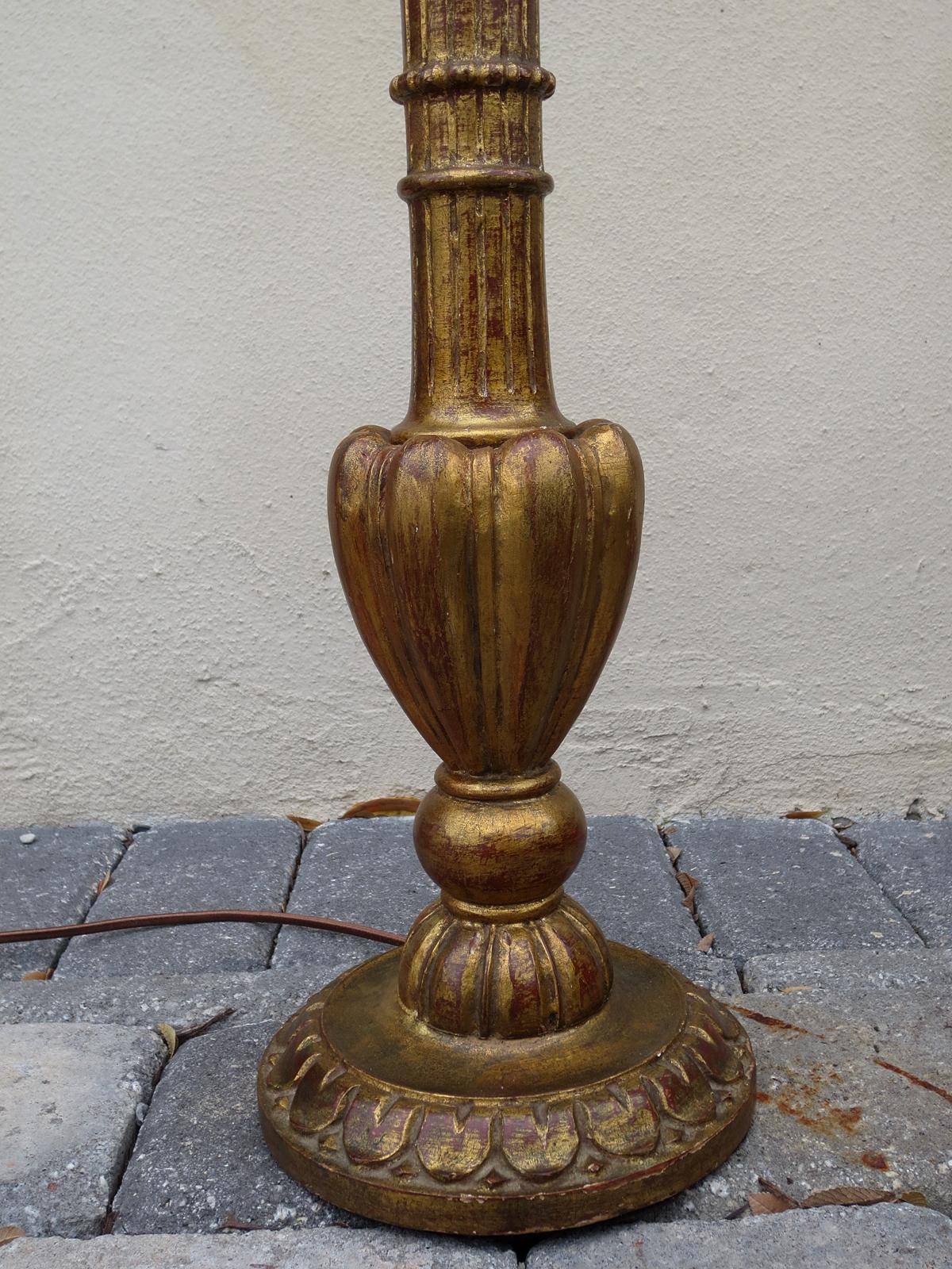 Mid-20th Century Italian Giltwood Lamp For Sale 11