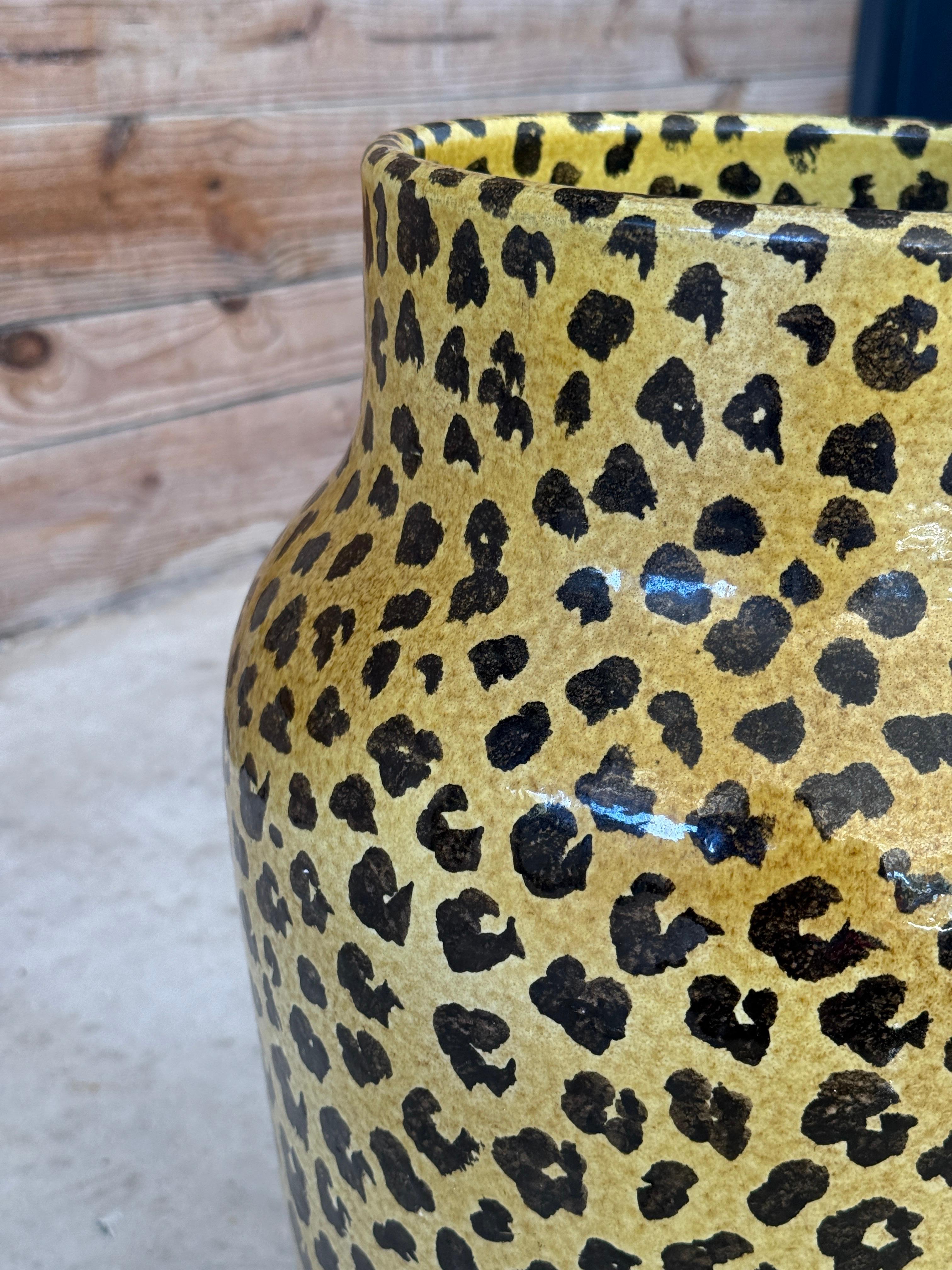 Vase de sol italien en céramique émaillée léopard, peint à la main, du milieu du 20e siècle en vente 3