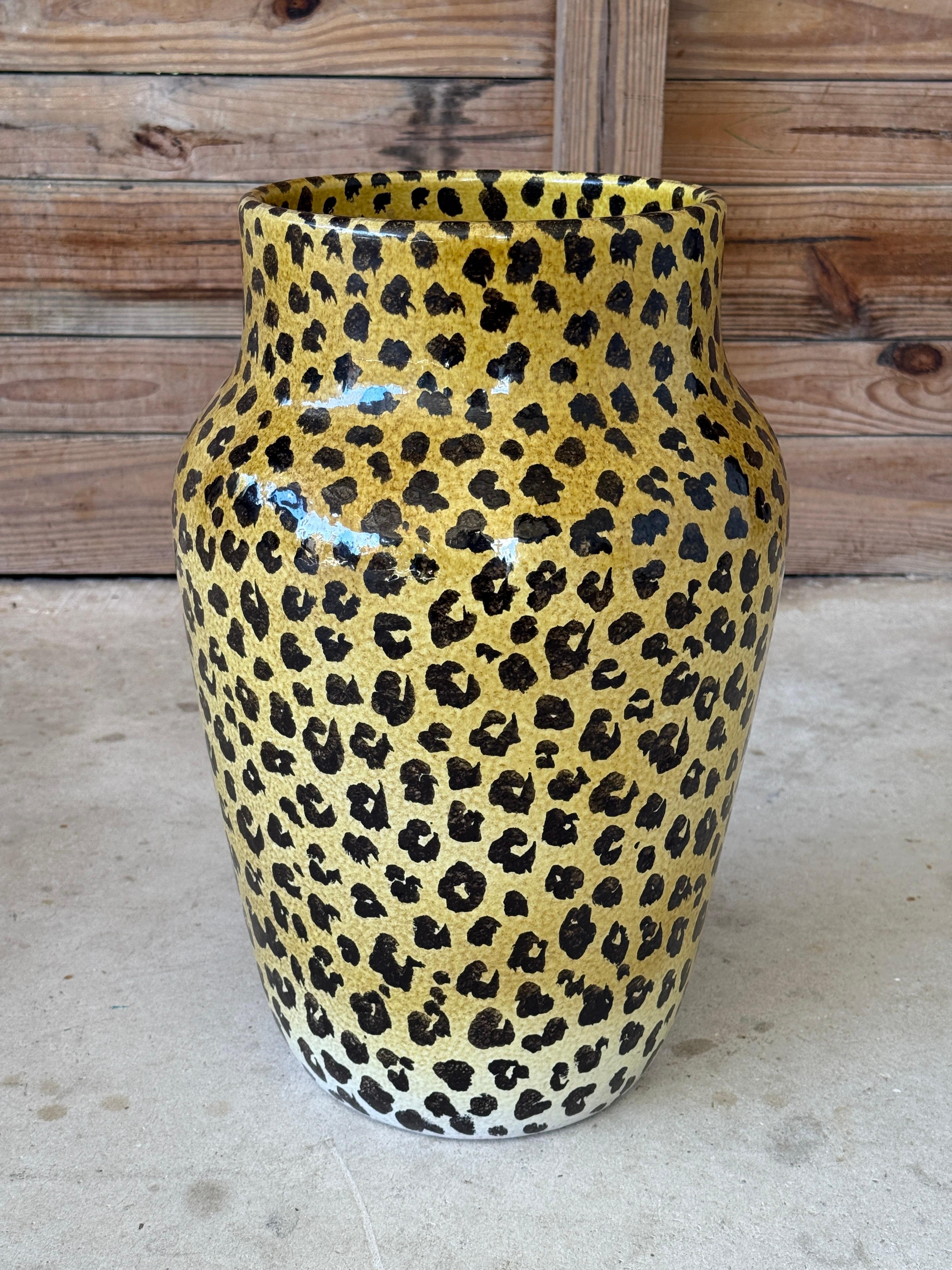 Vase de sol italien en céramique émaillée léopard, peint à la main, du milieu du 20e siècle Bon état - En vente à North Fort Myers, FL