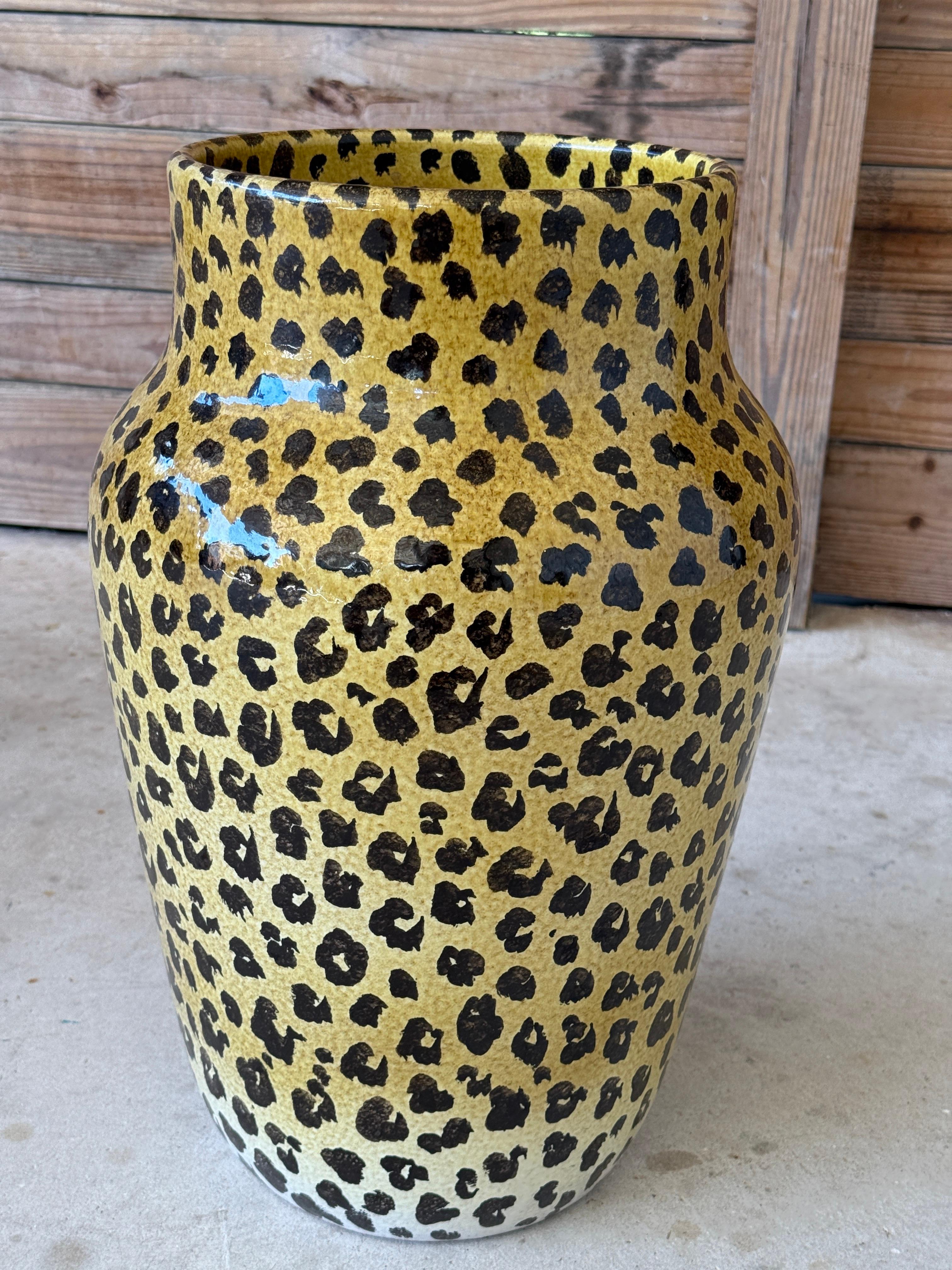 Vase de sol italien en céramique émaillée léopard, peint à la main, du milieu du 20e siècle en vente 2