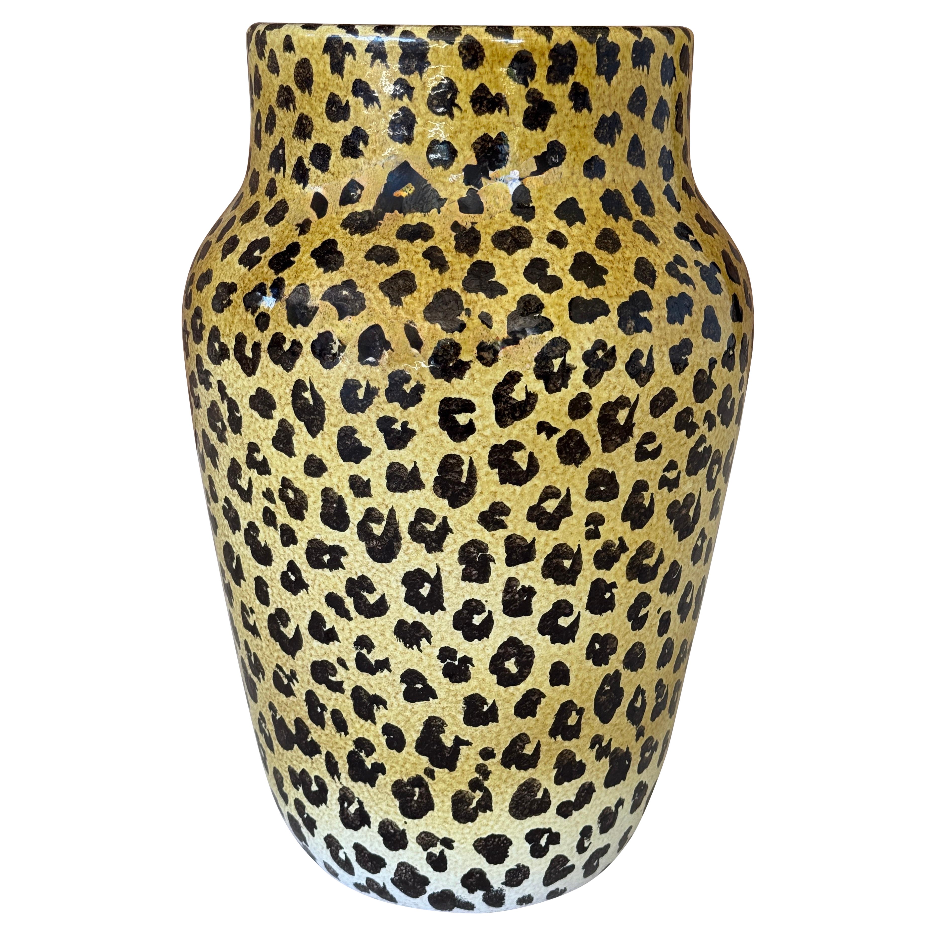 Vase de sol italien en céramique émaillée léopard, peint à la main, du milieu du 20e siècle en vente