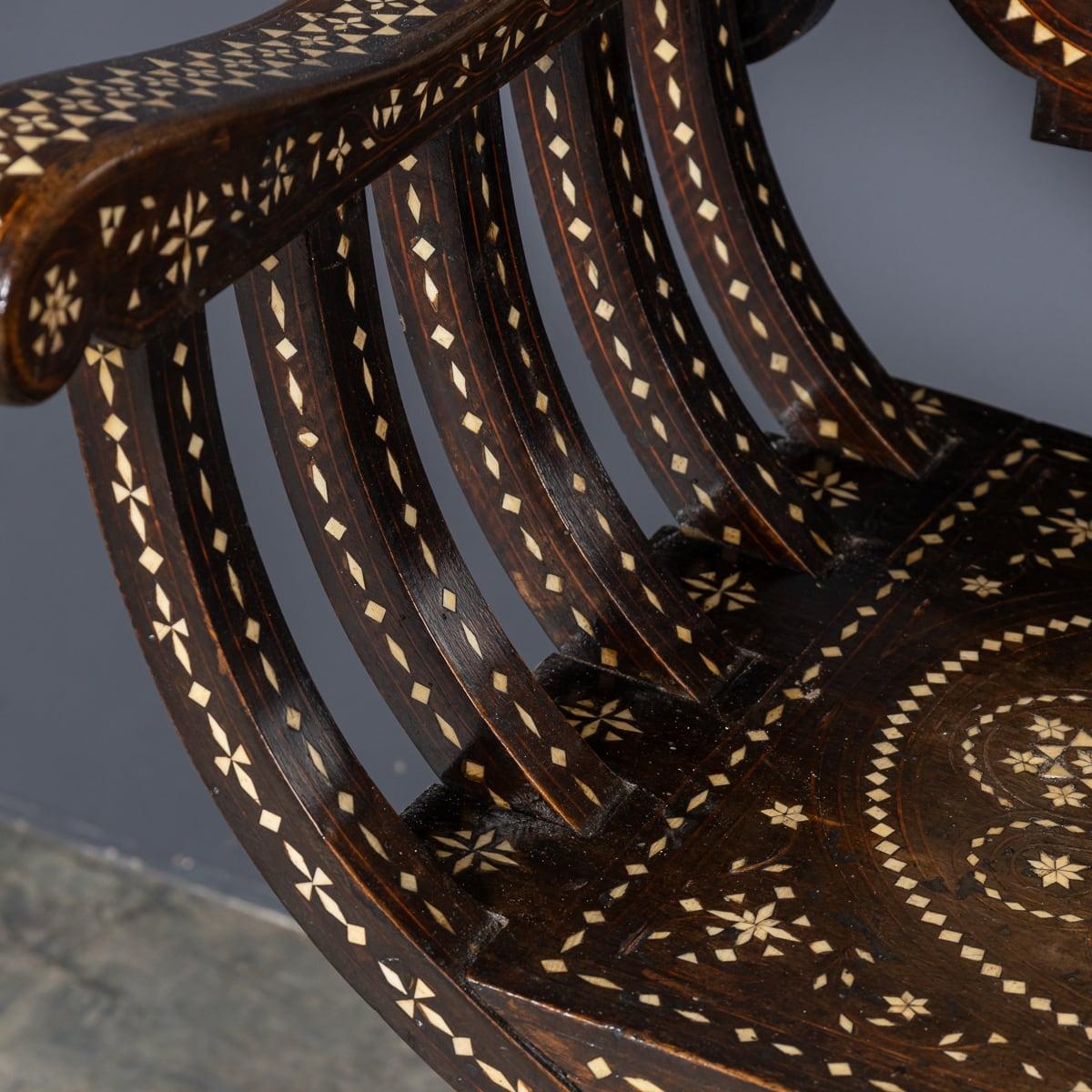 Mid 20th Century Italian Inlaid Hardwood Savonarola Chair For Sale 6