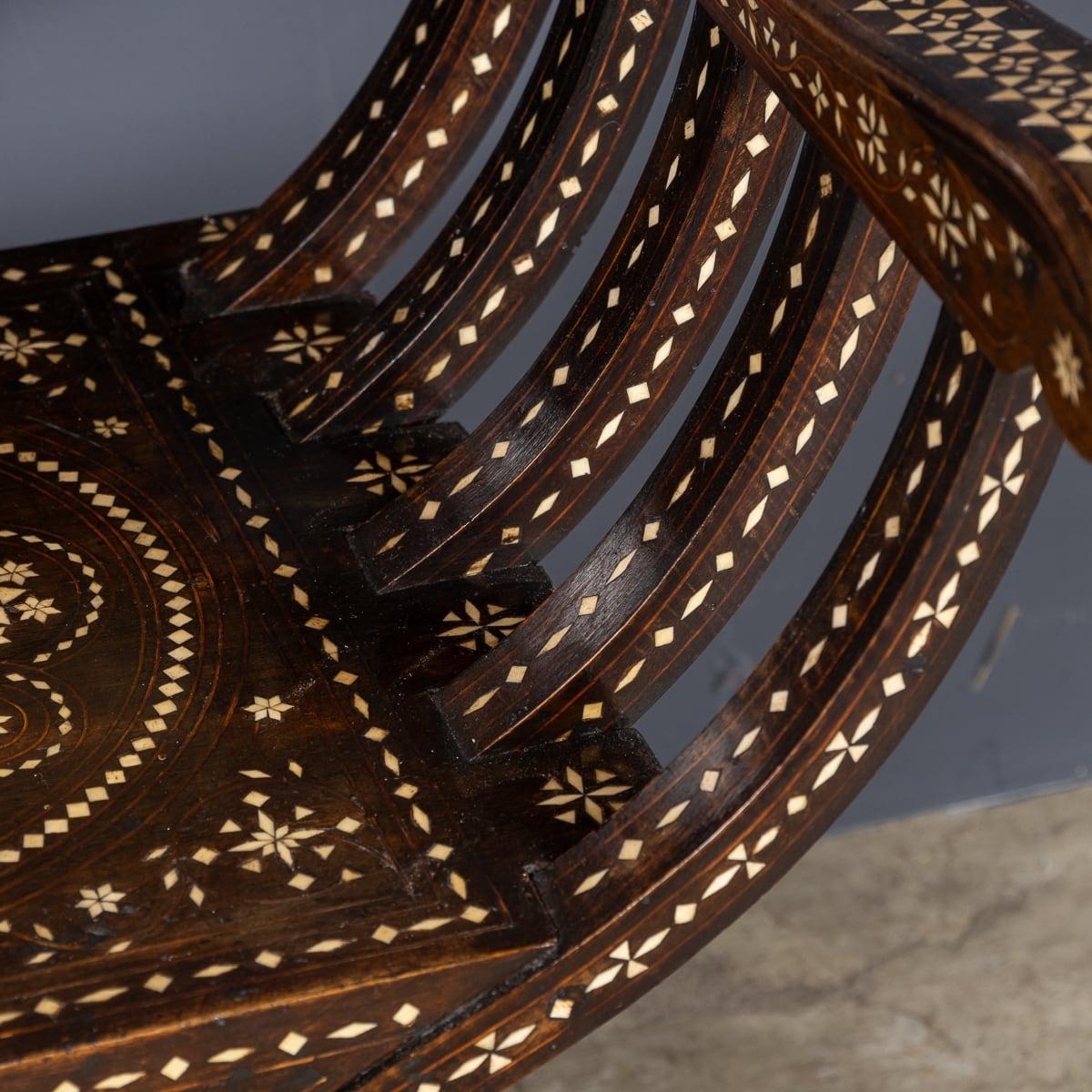 Mid 20th Century Italian Inlaid Hardwood Savonarola Chair For Sale 11