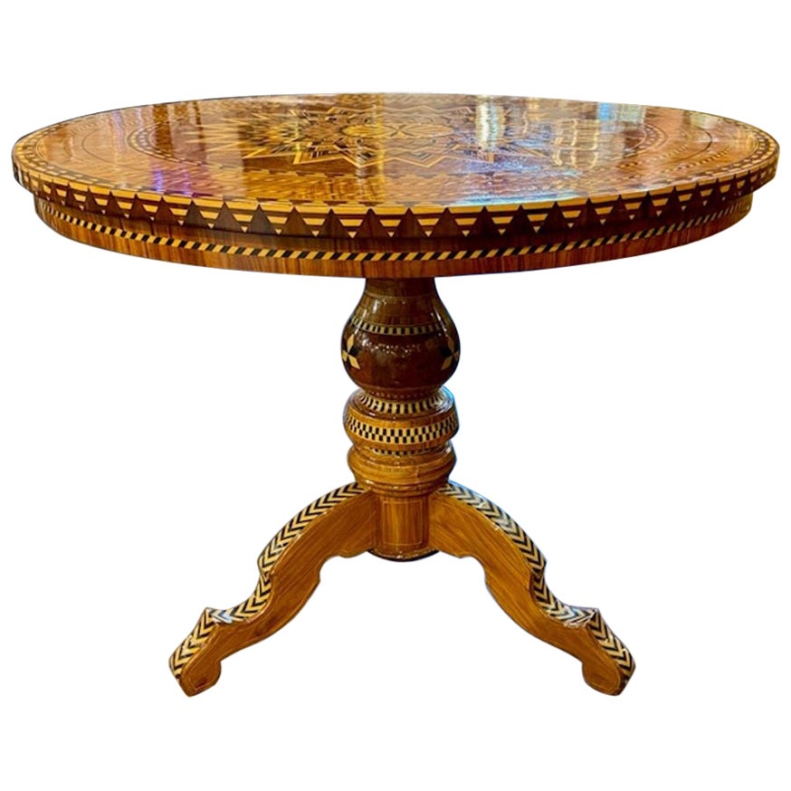 Table Sorrento en marqueterie italienne du milieu du 20e siècle
