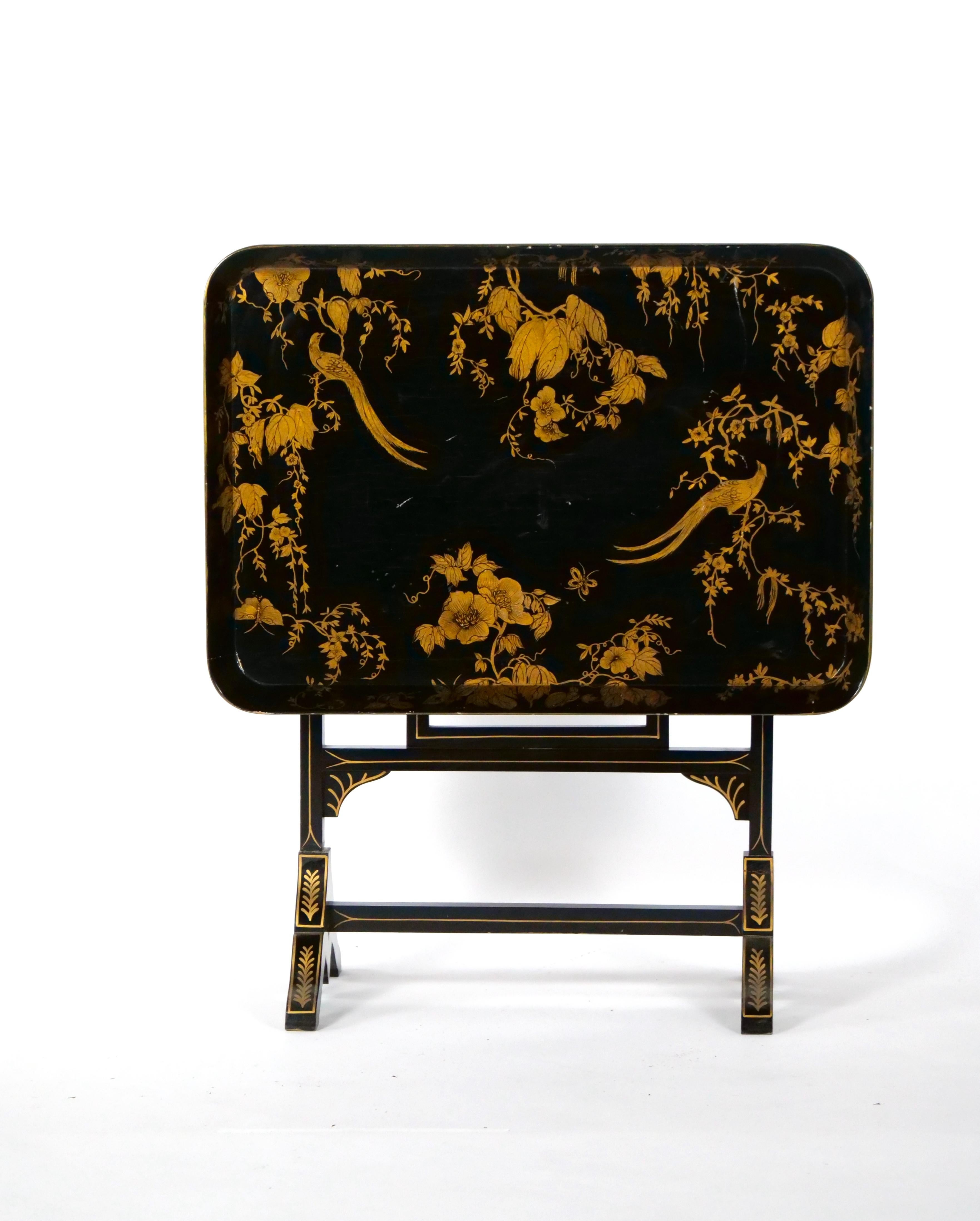 Gold Mid-20th Century Italian Lacquered / Gilt Tray Table