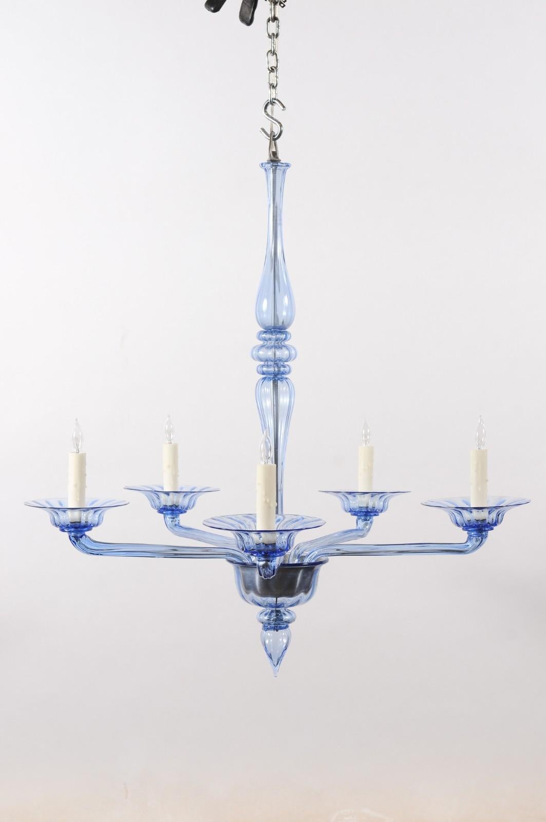 Lampadario in vetro soffiato blu di Murano della metà del XX secolo con 4 luci in vendita 7
