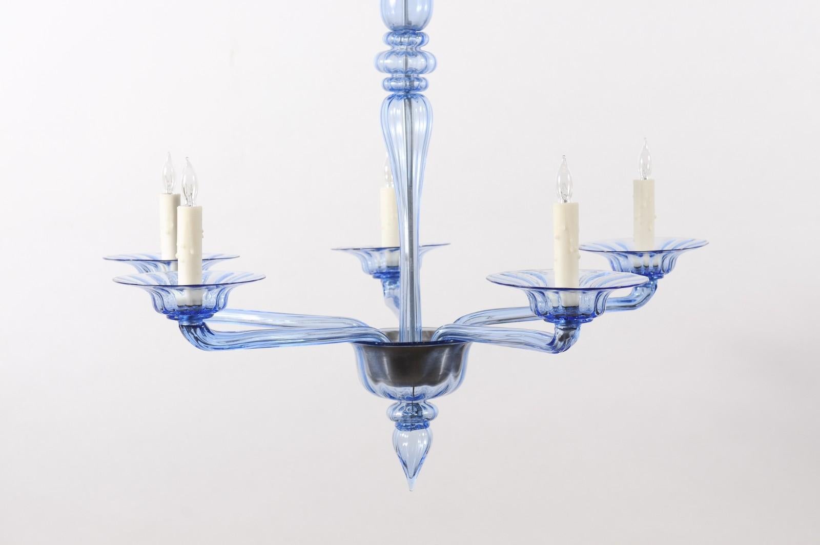 Lampadario in vetro soffiato blu di Murano della metà del XX secolo con 4 luci in vendita 9