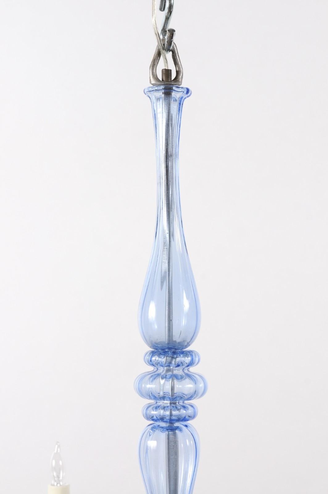 Lampadario in vetro soffiato blu di Murano della metà del XX secolo con 4 luci in vendita 2