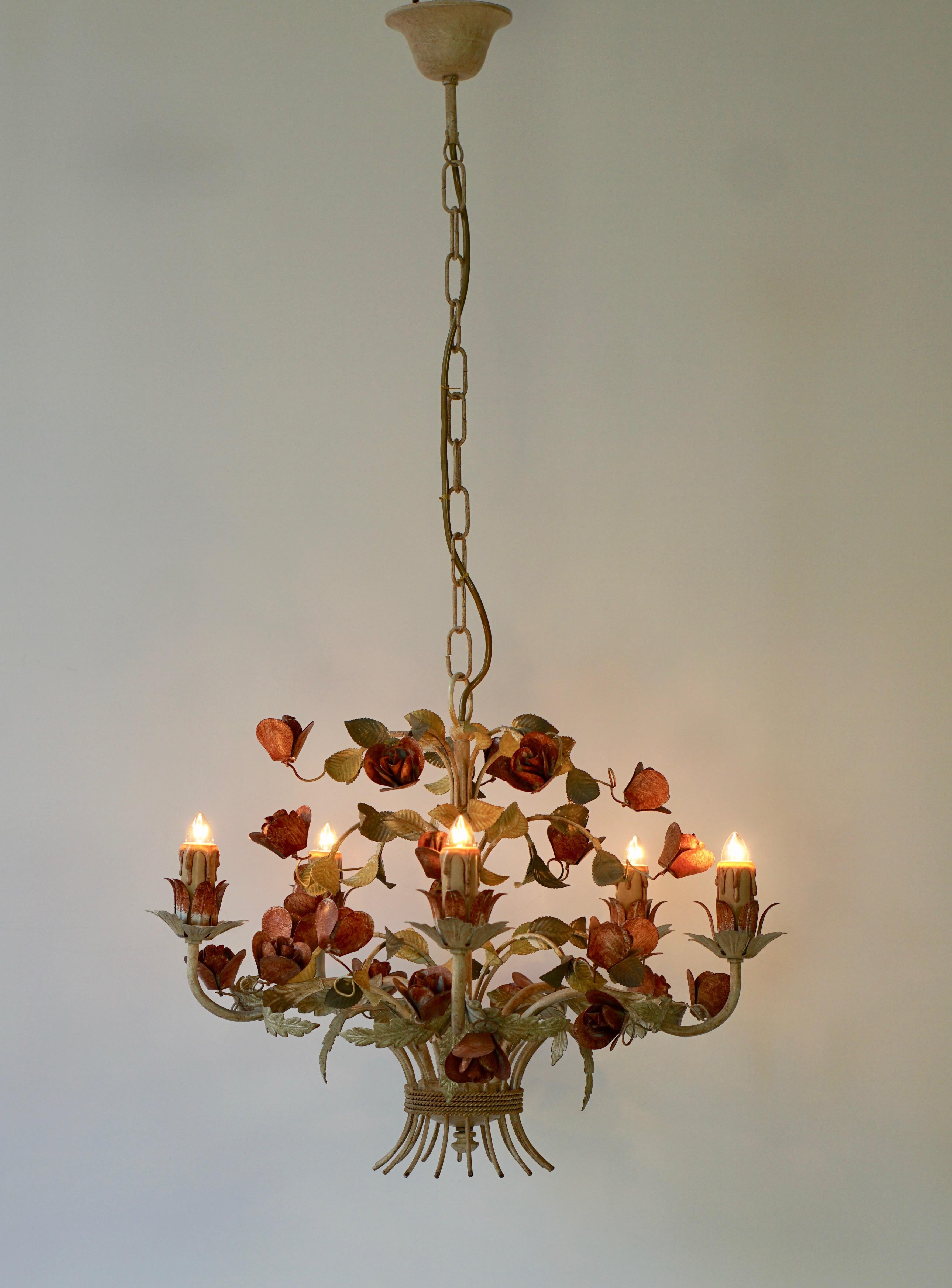 Mid-20th Century Italian Painted Iron and Tole Chandelier with Flowers 4