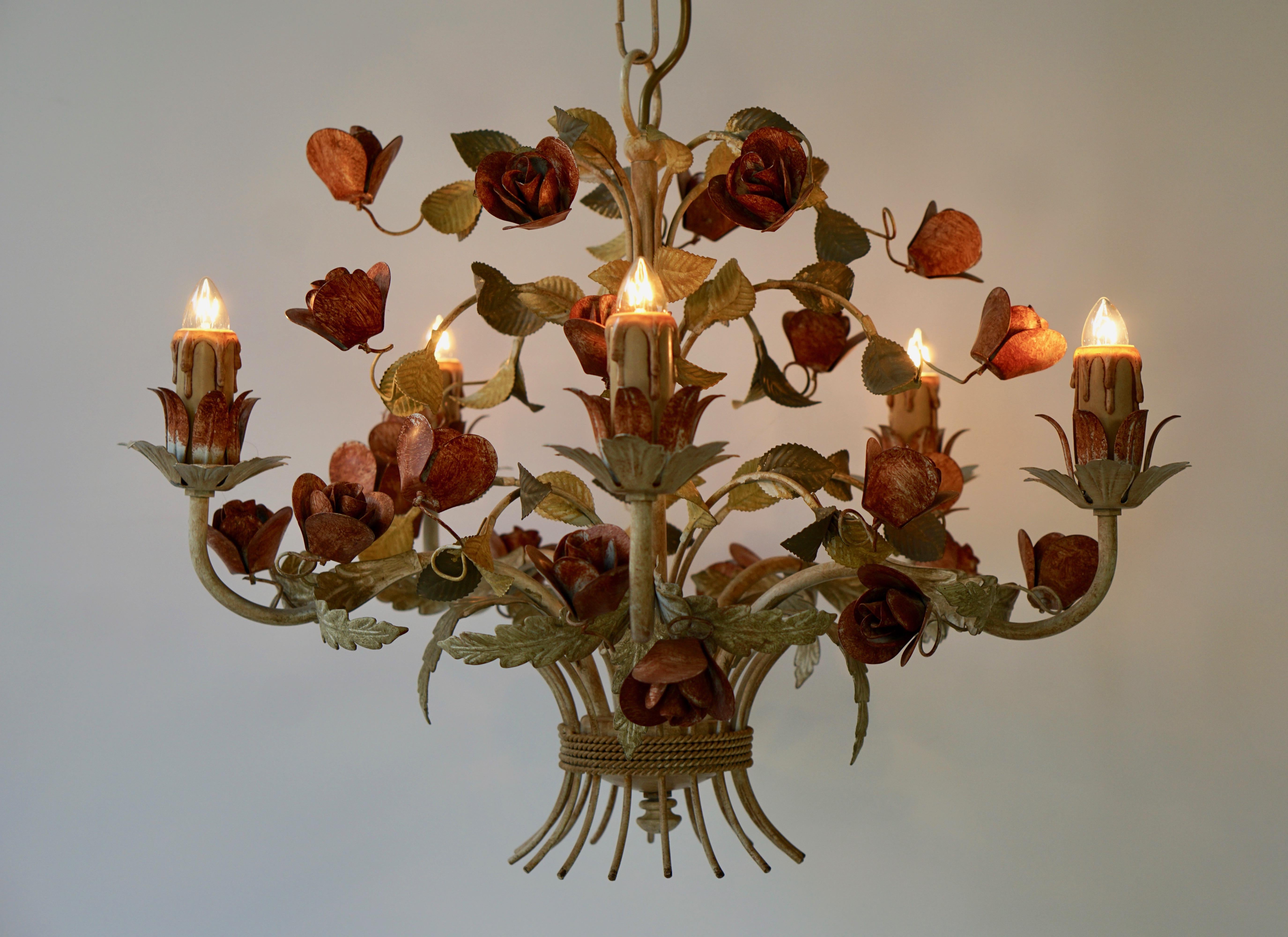 Mid-20th Century Italian Painted Iron and Tole Chandelier with Flowers 6