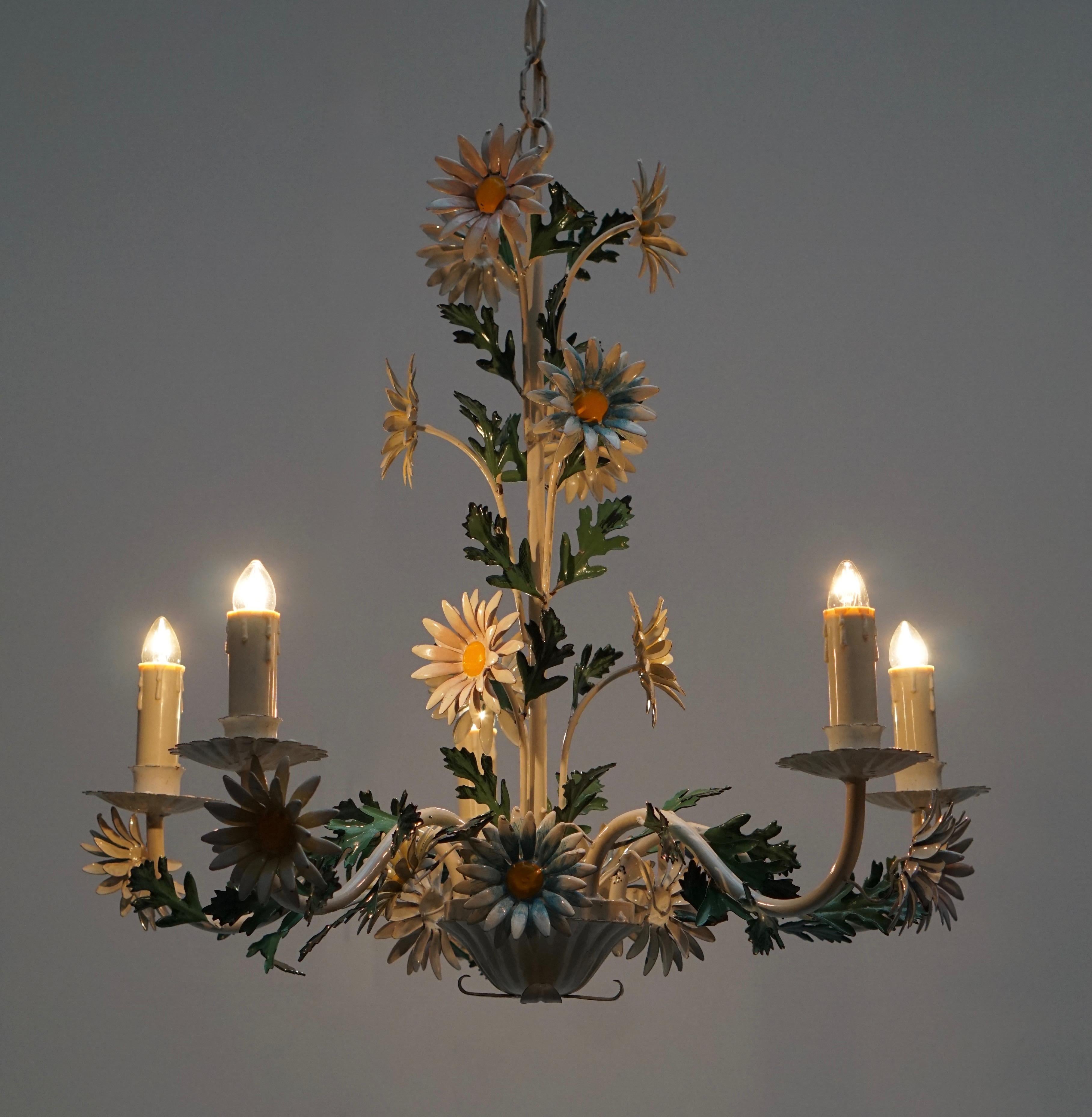 Mid-20th Century Italian Painted Iron and Tole Chandelier with Flowers 4