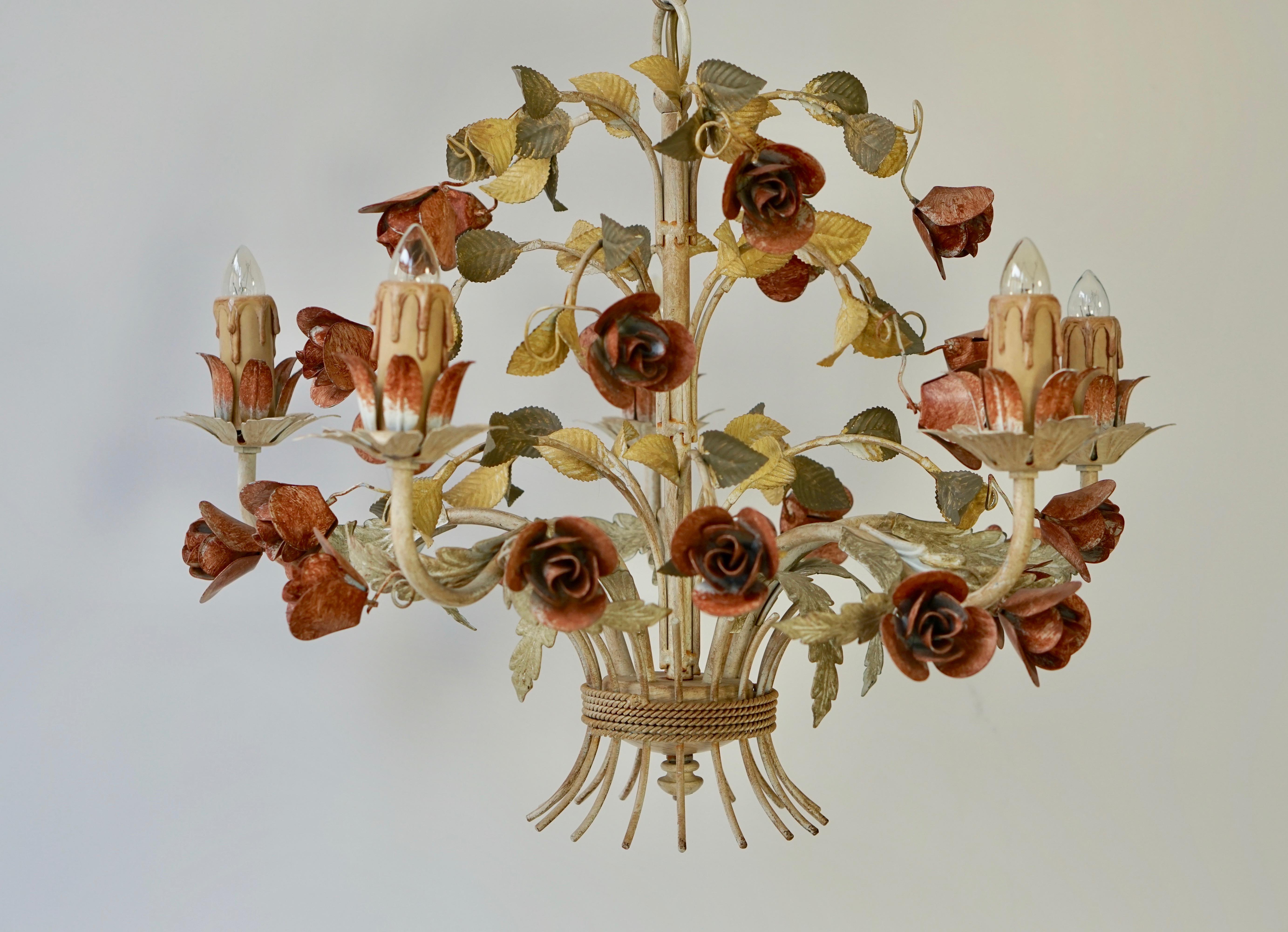 Mid-20th Century Italian Painted Iron and Tole Chandelier with Flowers 7