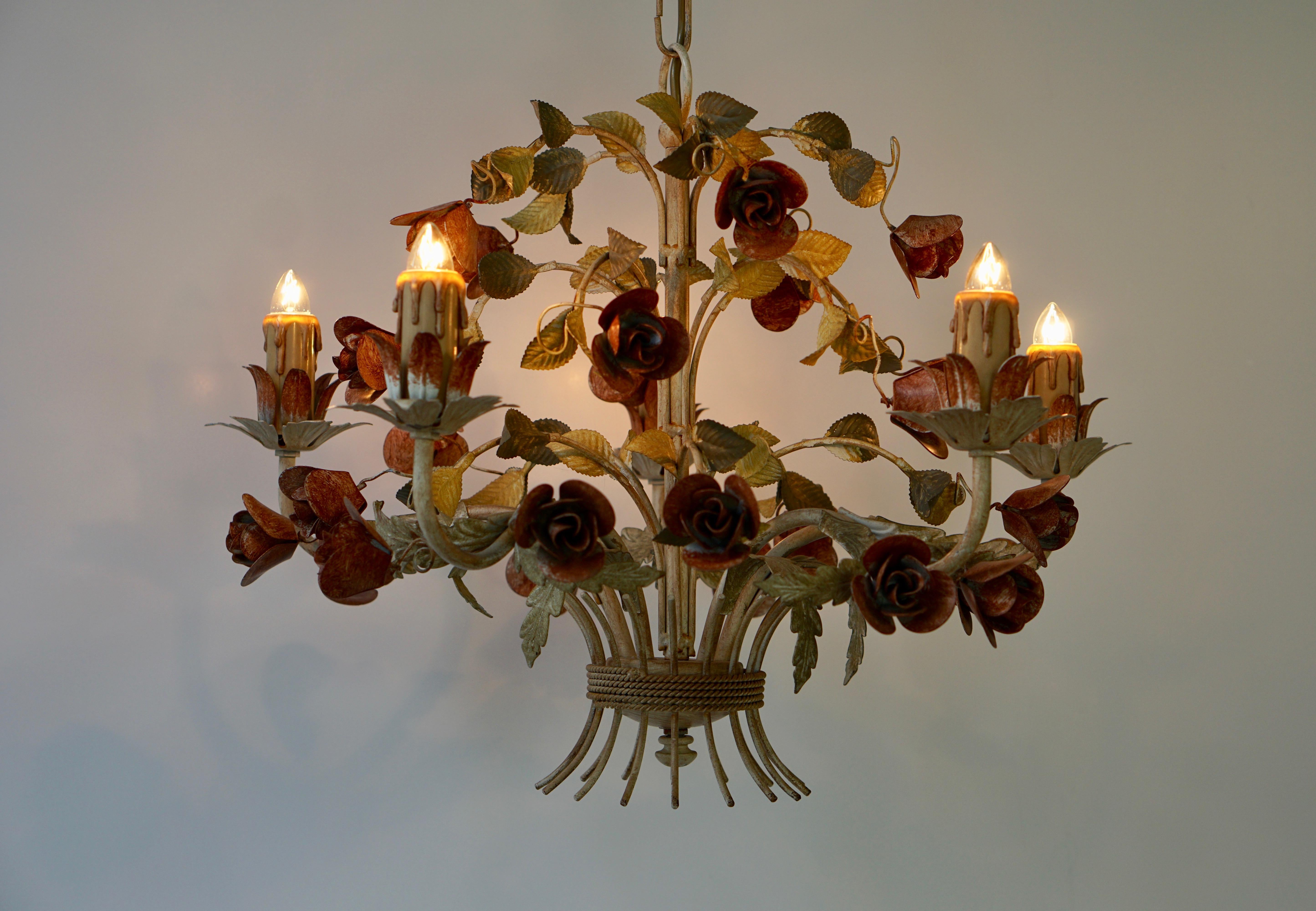 Mid-20th Century Italian Painted Iron and Tole Chandelier with Flowers 8