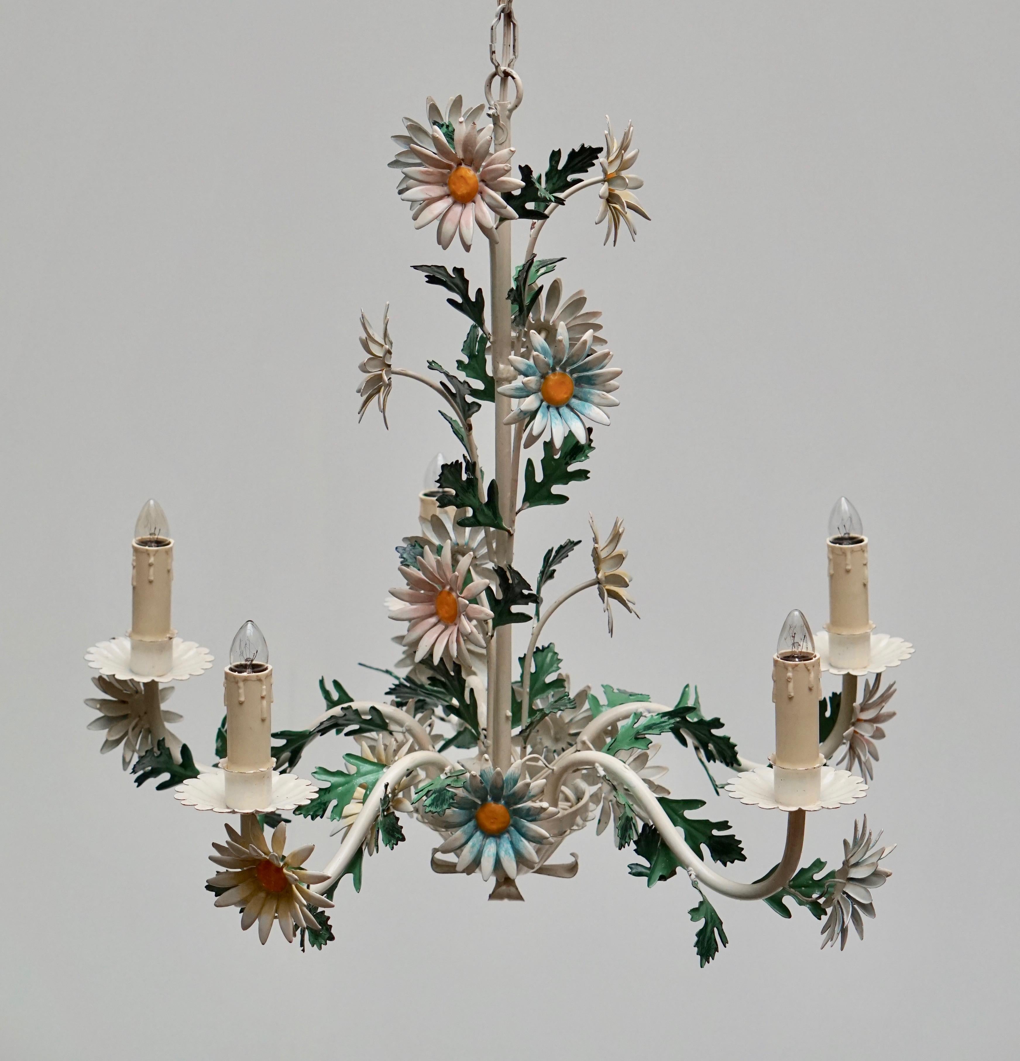 Mid-20th Century Italian Painted Iron and Tole Chandelier with Flowers 8