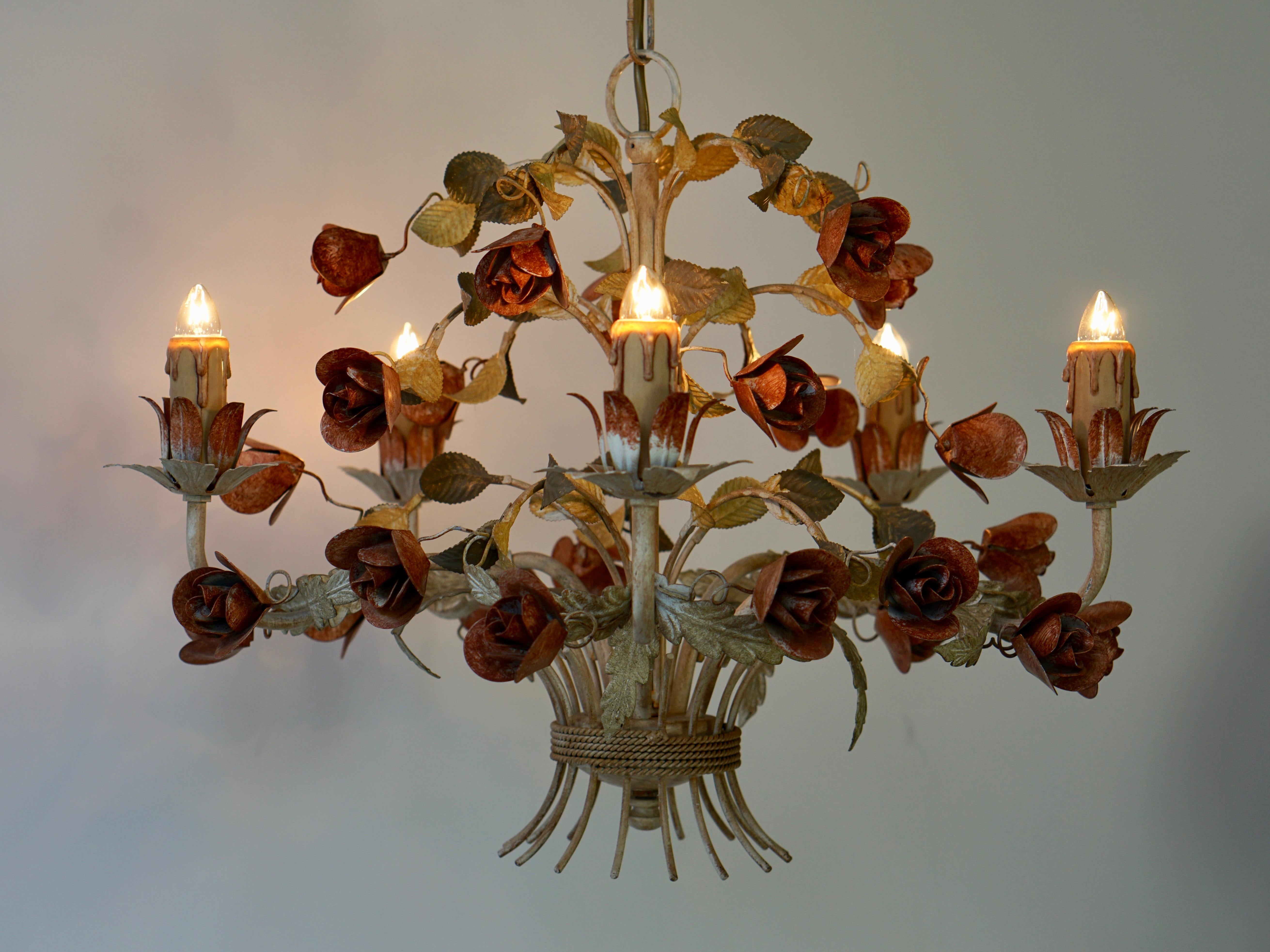 Mid-20th Century Italian Painted Iron and Tole Chandelier with Flowers 12