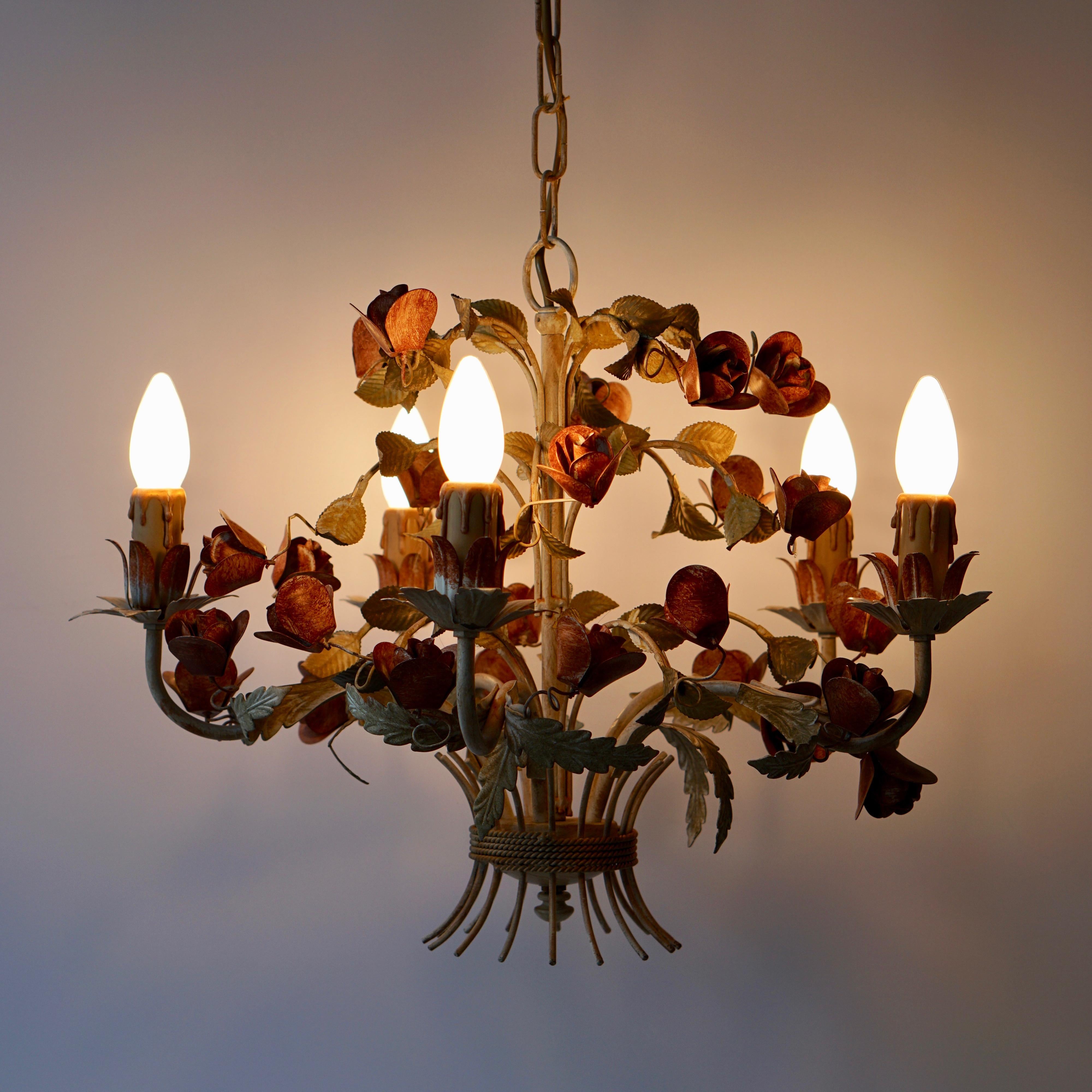 Mid-20th Century Italian Painted Iron and Tole Chandelier with Flowers 13