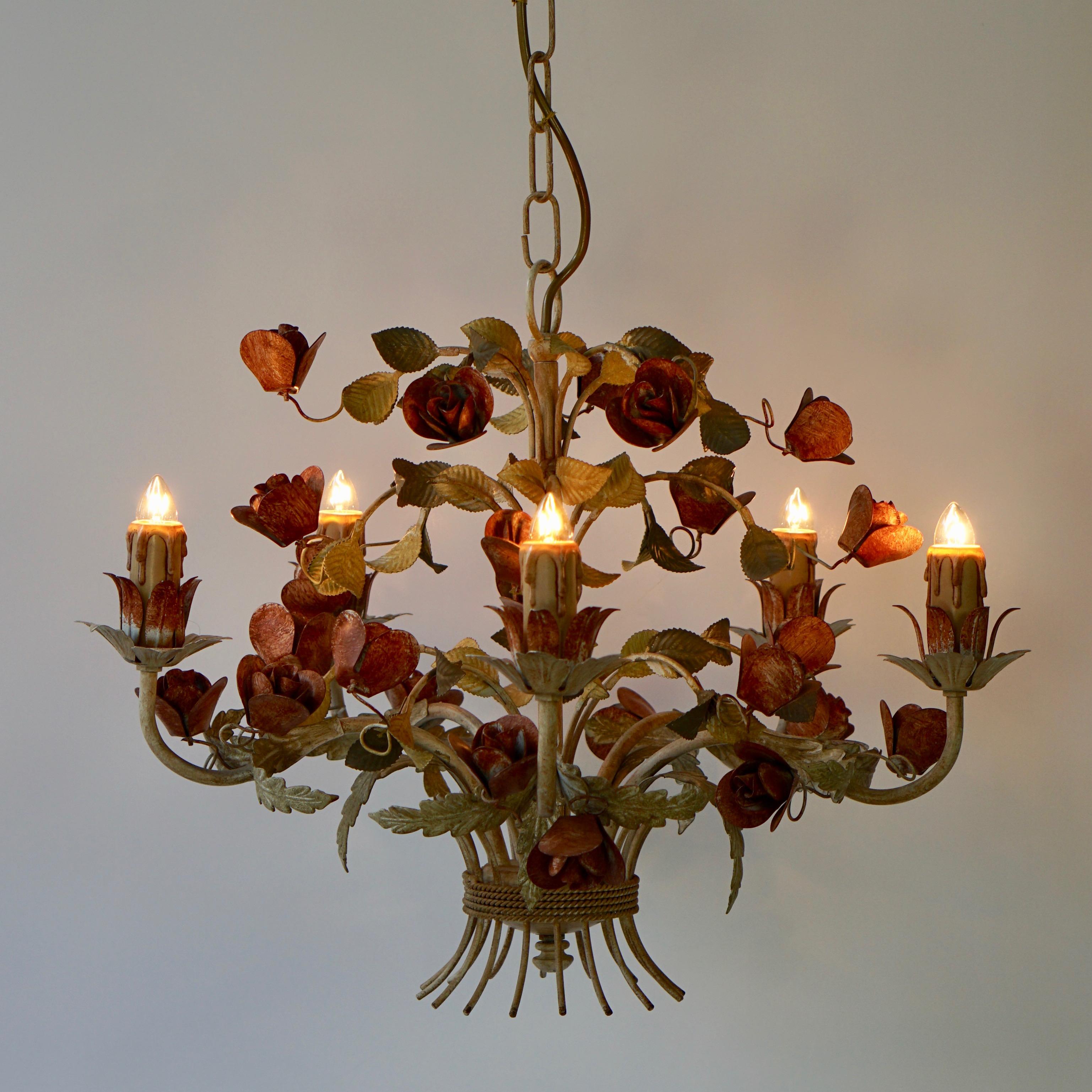 Mid-20th Century Italian Painted Iron and Tole Chandelier with Flowers 3