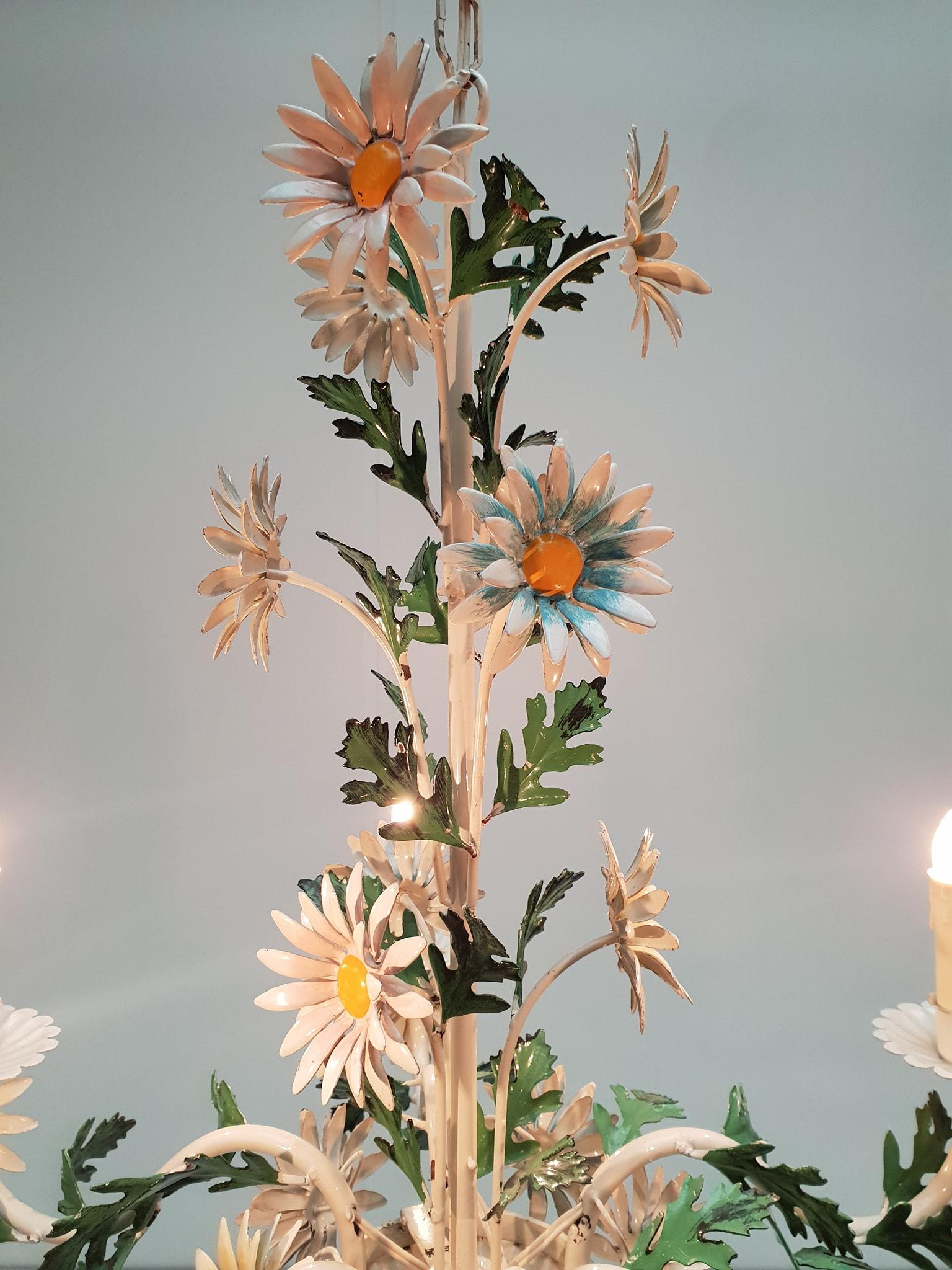 Mid-20th Century Italian Painted Iron and Tole Chandelier with Flowers 1