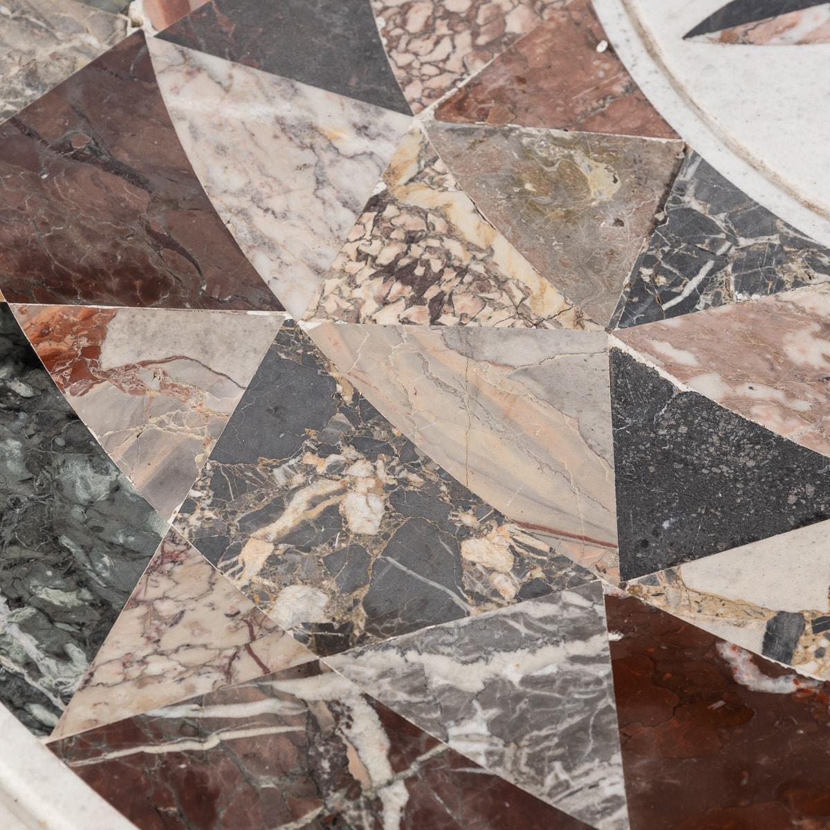 Table d'appoint italienne ronde du milieu du 20e siècle en mosaïque de marbre Pietre Dure en vente 8