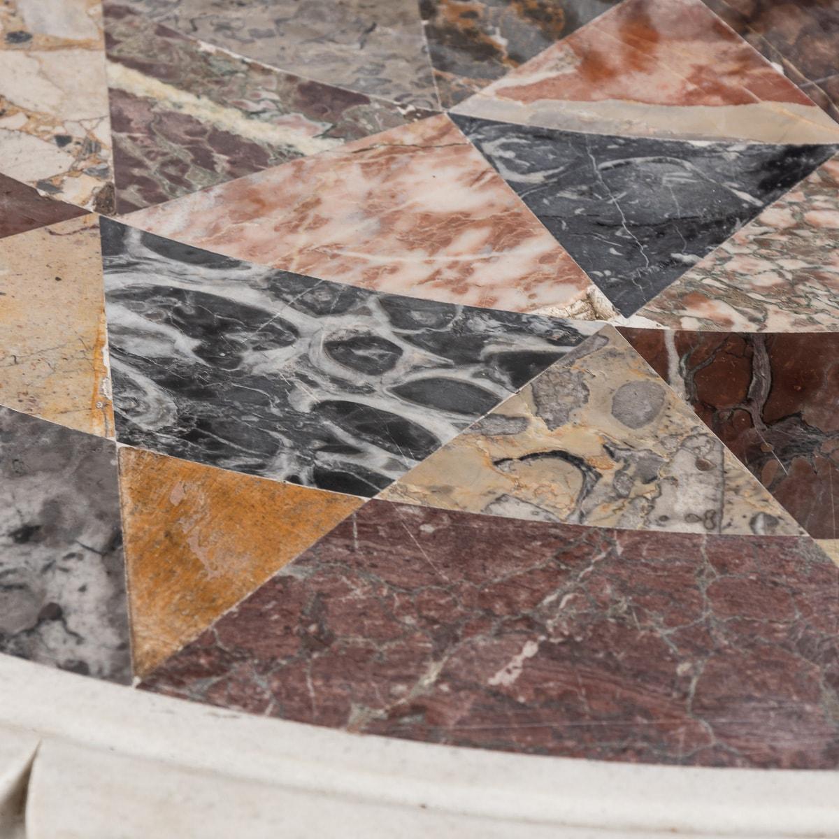 Table d'appoint italienne ronde du milieu du 20e siècle en mosaïque de marbre Pietre Dure en vente 2