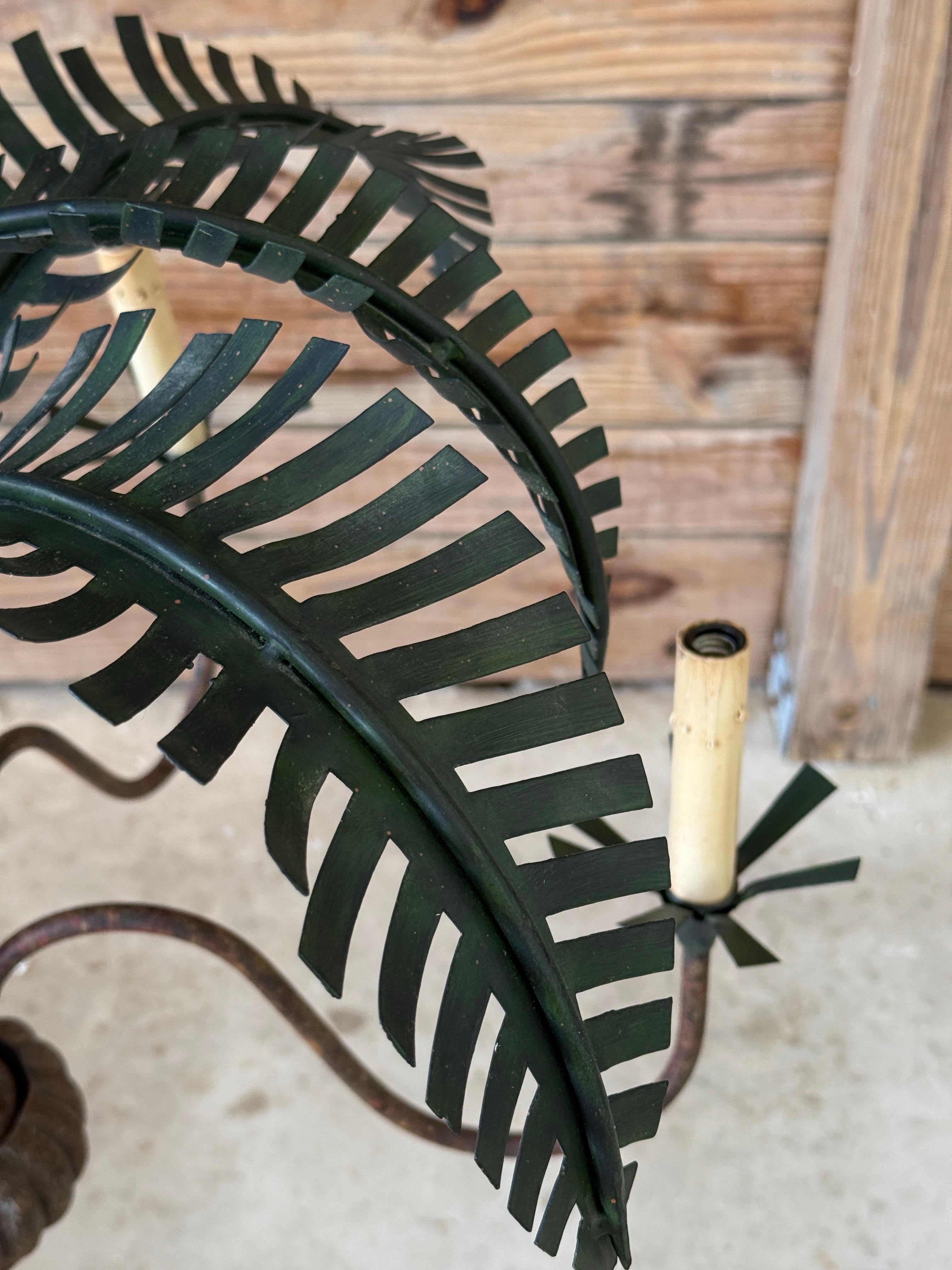 Regency Lampadario a sei luci con V.I.I. - Lampadario a sei luci della metà del 20° secolo. in vendita